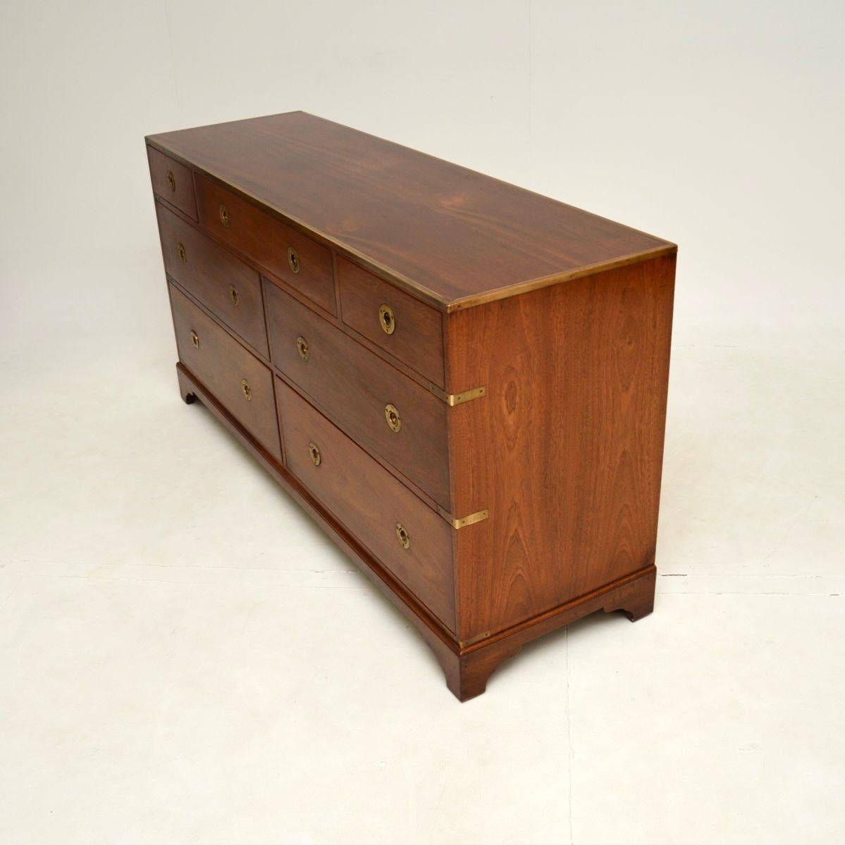 Ancienne commode militaire de style Campaigner / buffet Bon état - En vente à London, GB