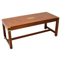 Table basse ancienne de style militaire Campaigner