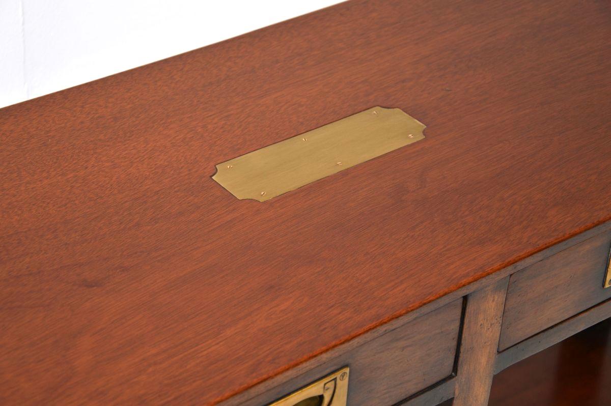 Mesa consola antigua estilo campaña militar en venta 1