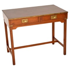 Antica scrivania in stile Campaigner militare in Wood Wood