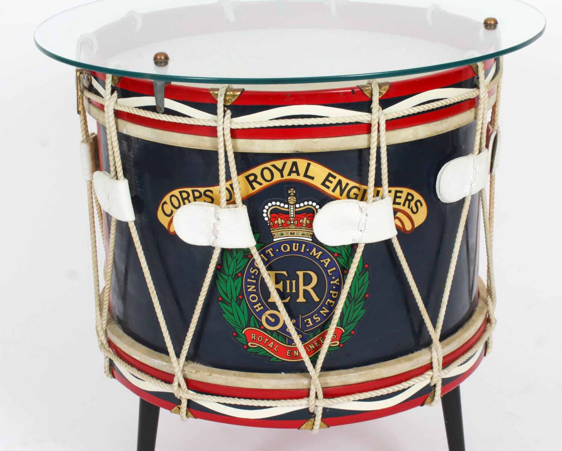 Ancienne table d'appoint à tambour militaire des Royal Engineers 20ème siècle Bon état - En vente à London, GB
