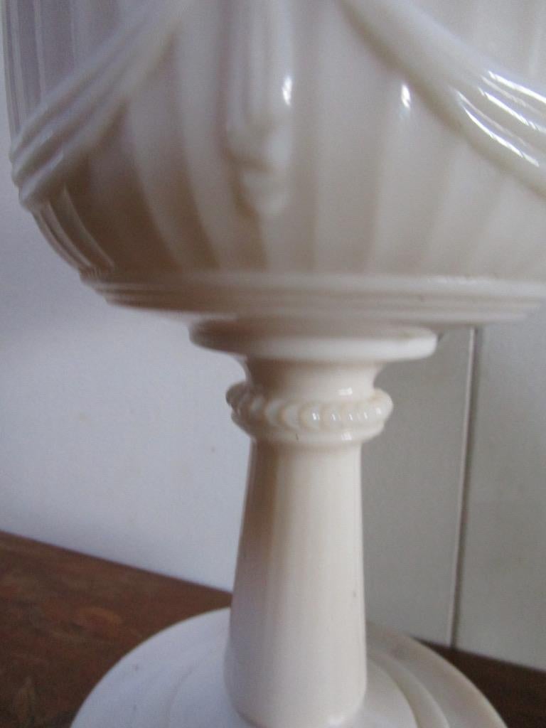 Art déco Lampe de table ancienne à huile convertie en verre dépoli en vente