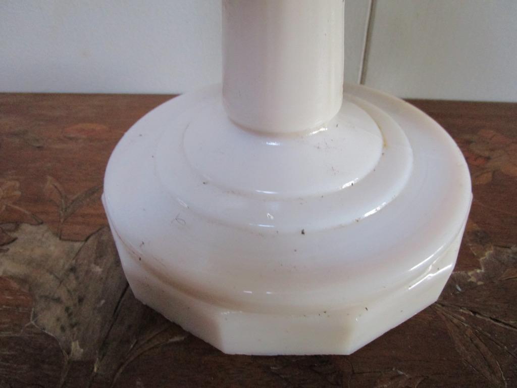Américain Lampe de table ancienne à huile convertie en verre dépoli en vente