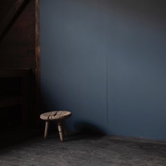 Tabouret de déversement ancien de Hongrie