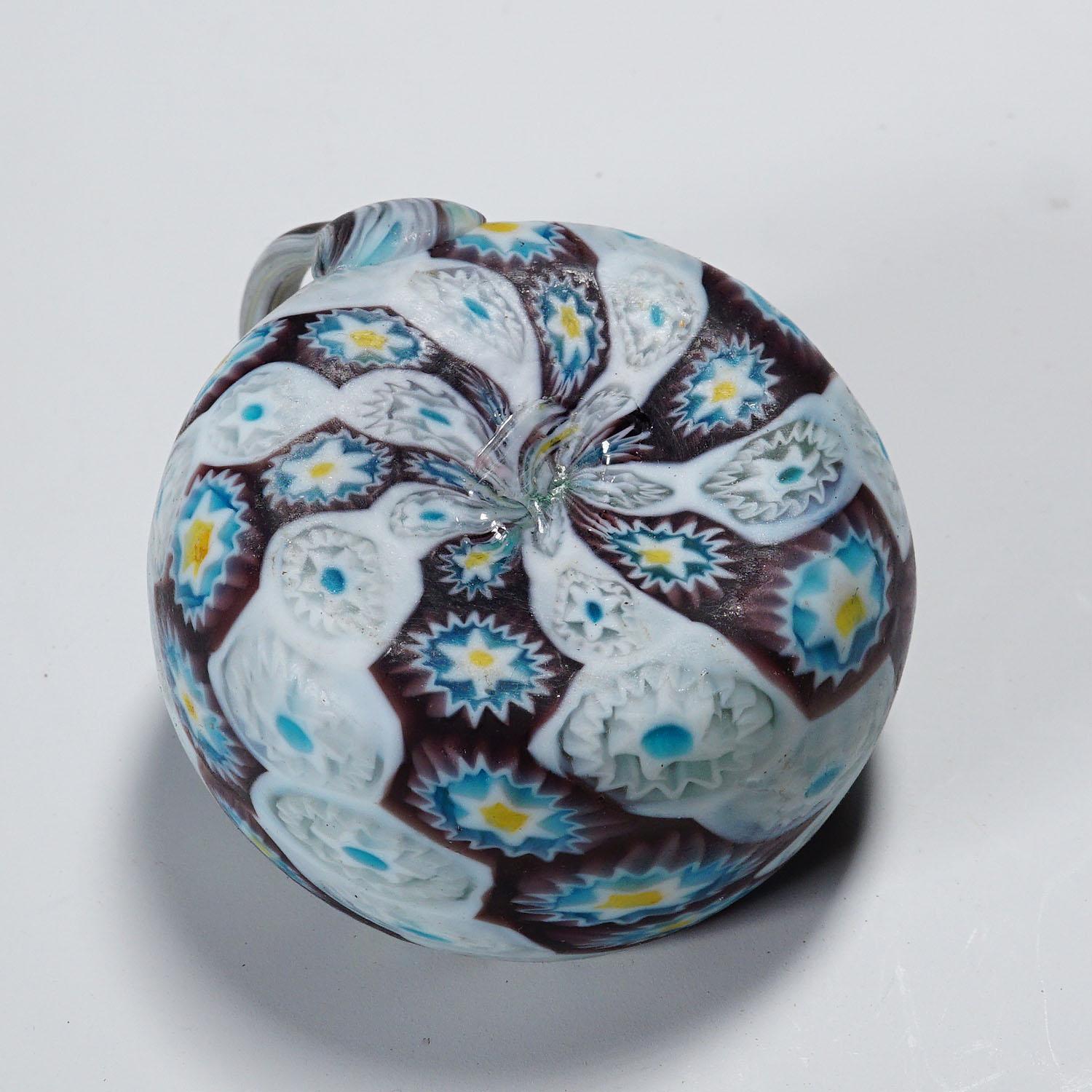Début du 20ème siècle Antique Bol Millefiori avec anse, Fratelli Toso Murano ca. 1900s en vente