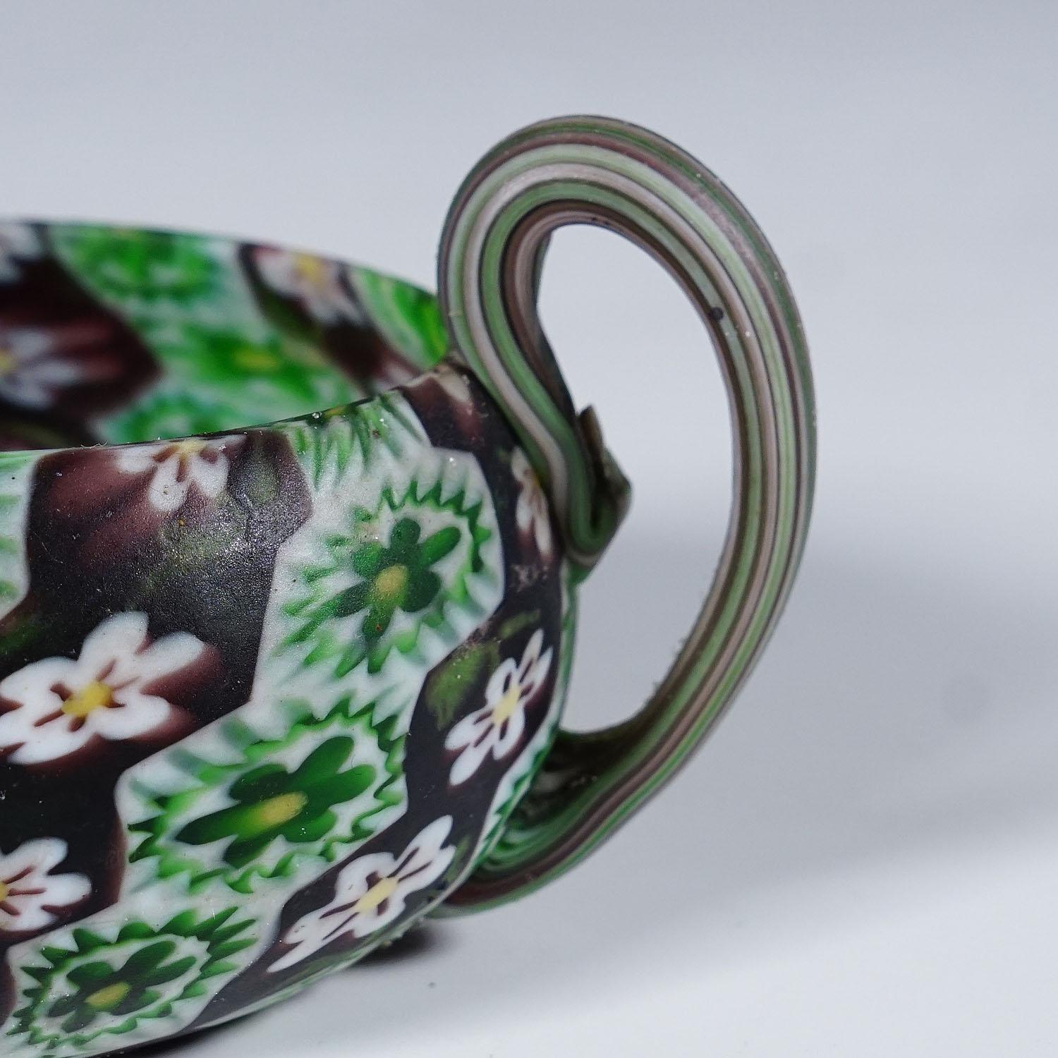 Antike Millefiori-Schale mit Henkeln, Fratelli Toso Murano ca. 1900s (Italienisch) im Angebot