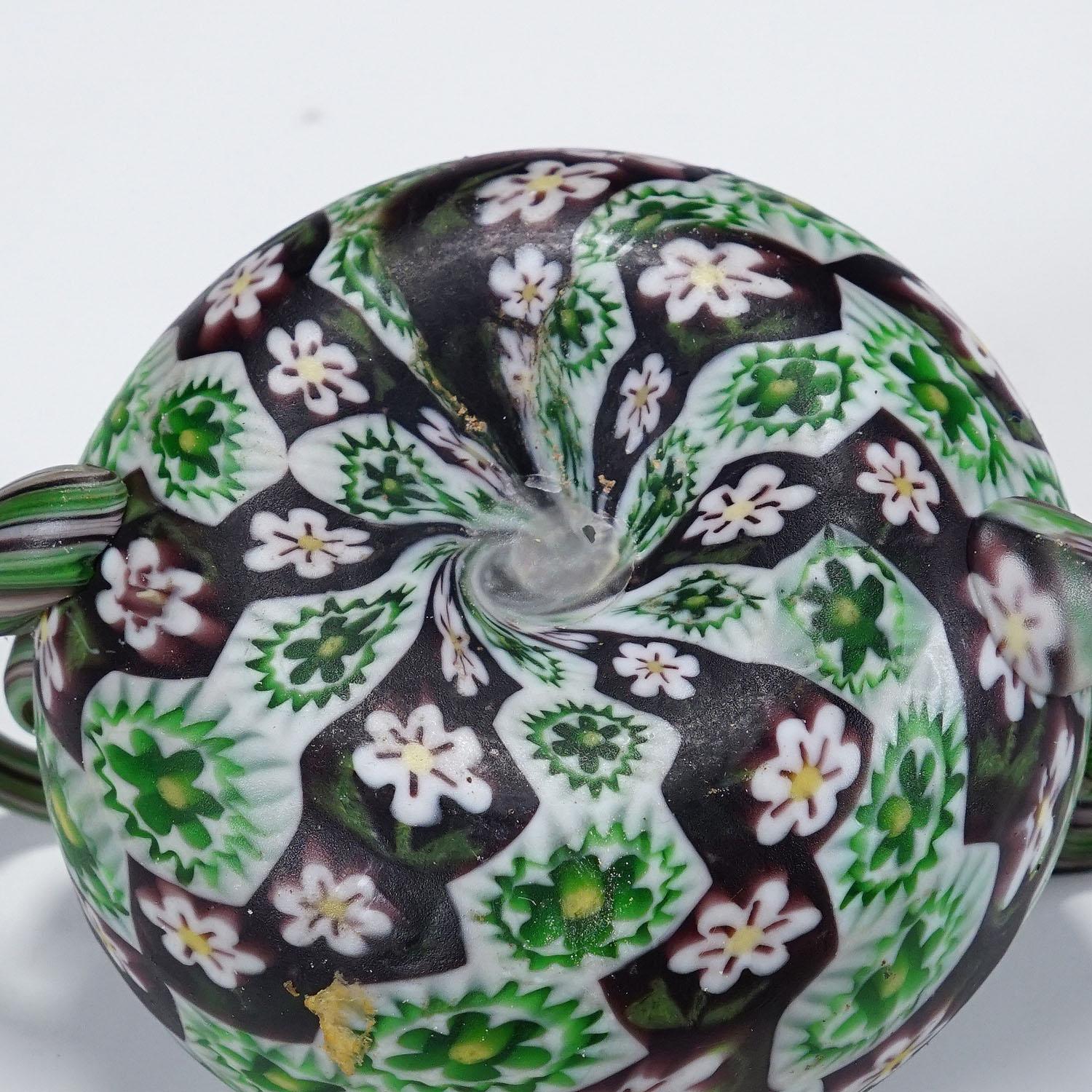 Antike Millefiori-Schale mit Henkeln, Fratelli Toso Murano ca. 1900s (Glaskunst) im Angebot