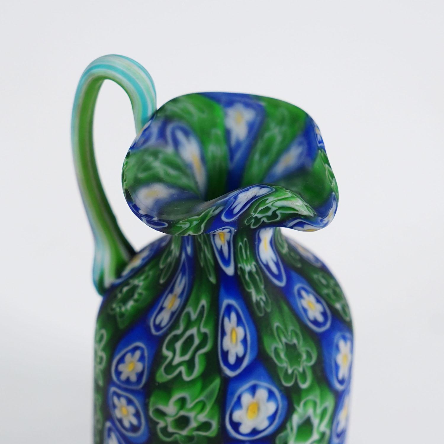 Jarra Millefiori antigua en azul y verde, Fratelli Toso Murano ca. 1920s principios del siglo XX en venta