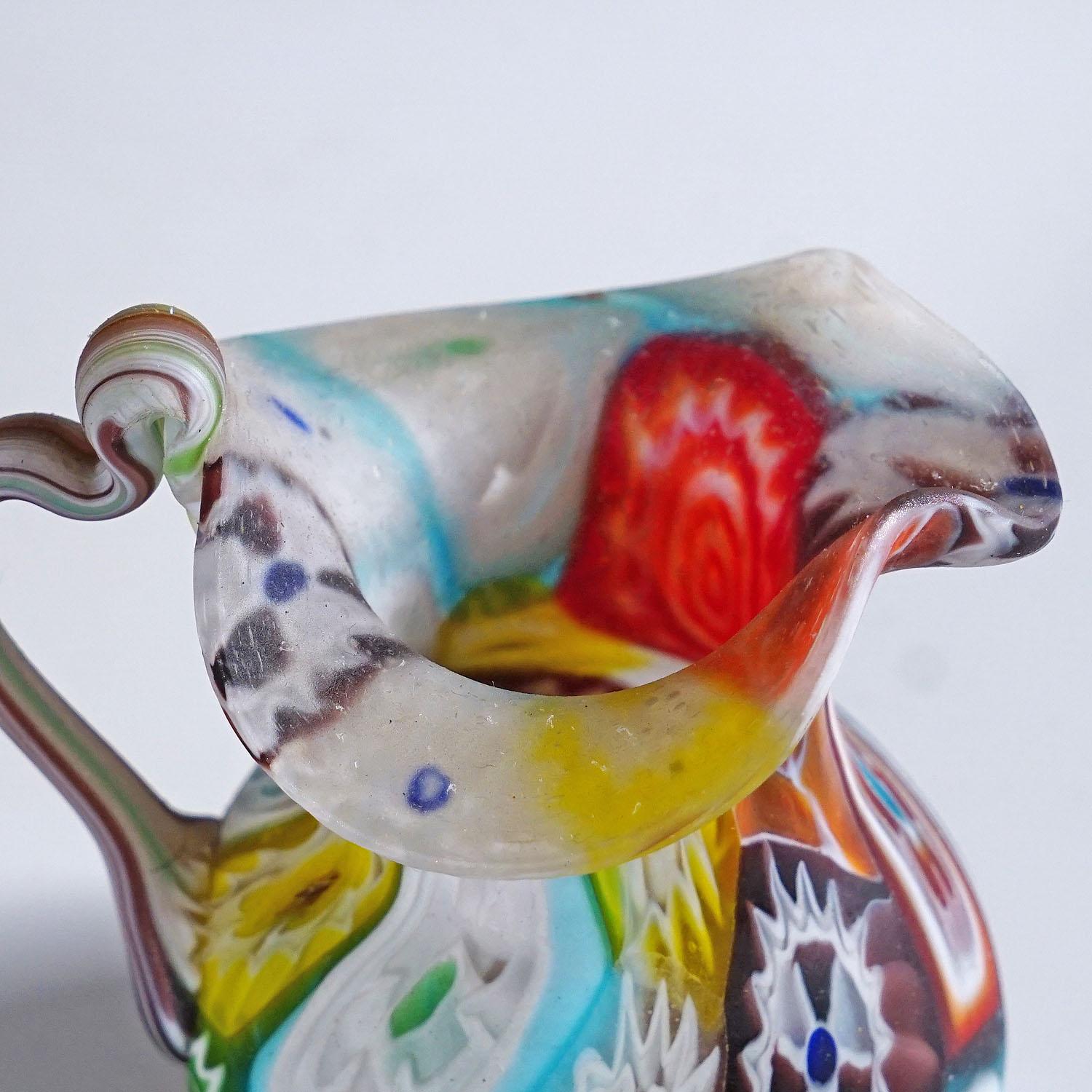 Inizio XX secolo Antica brocca Millefiori con manico, Fratelli Toso Murano, 1920 ca. in vendita