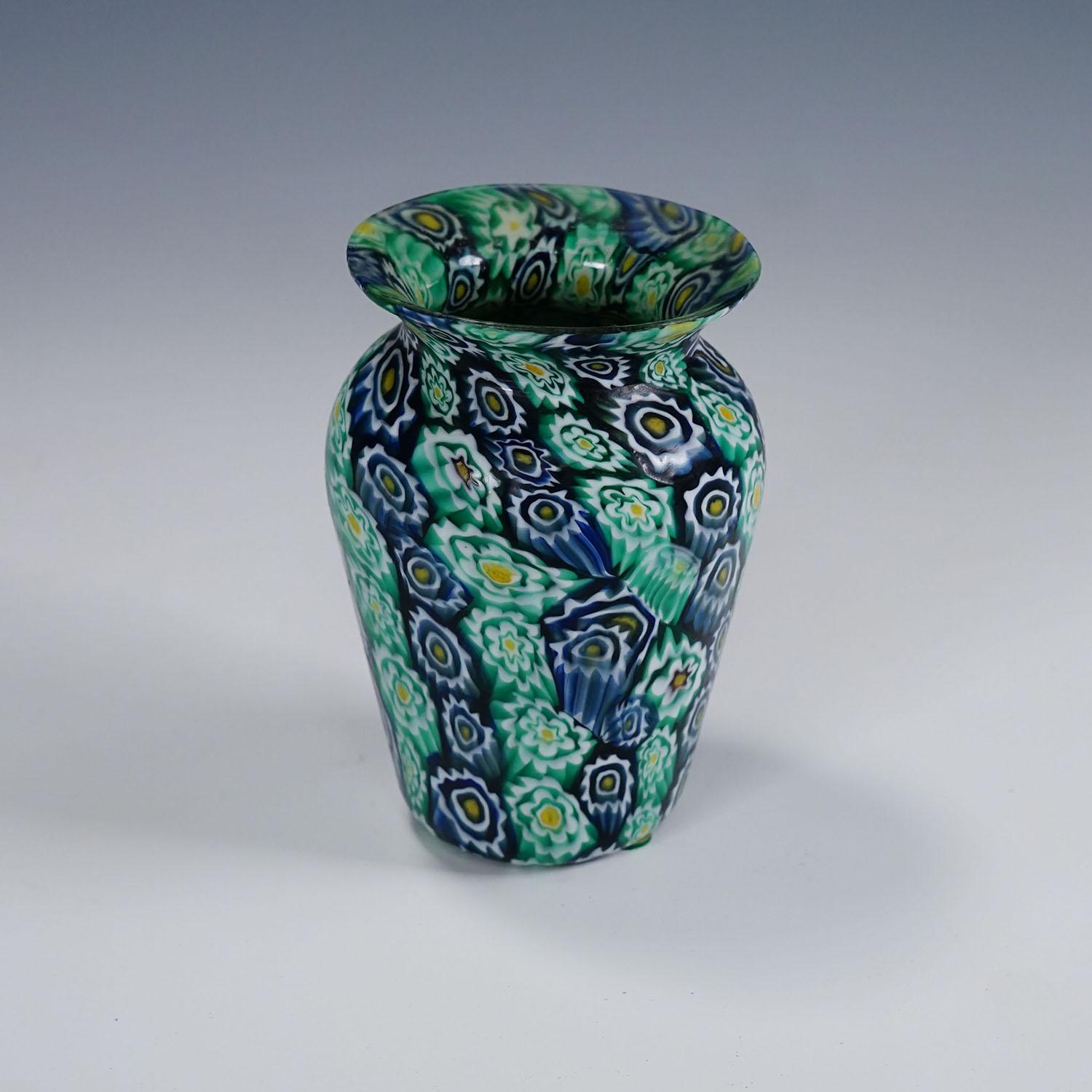 Antiguo Jarrón Millefiori Verde Azul, Fratelli Toso Murano ca. 1920s Moderno de mediados de siglo en venta