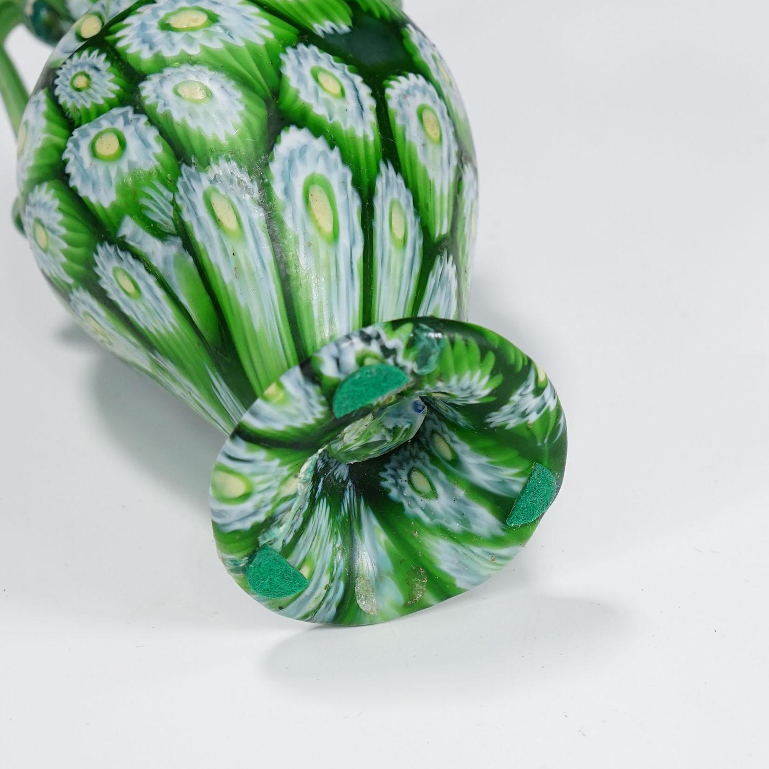 Antike Millefiori Vase Grün mit Henkeln, Fratelli Toso Murano ca. 1920s (Muranoglas) im Angebot