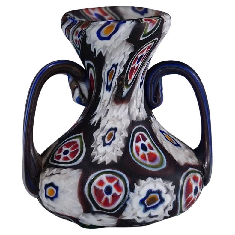 Antike Millefiori-Vase in Violett und Weiß mit Griffen Fratelli Toso Murano im Angebot