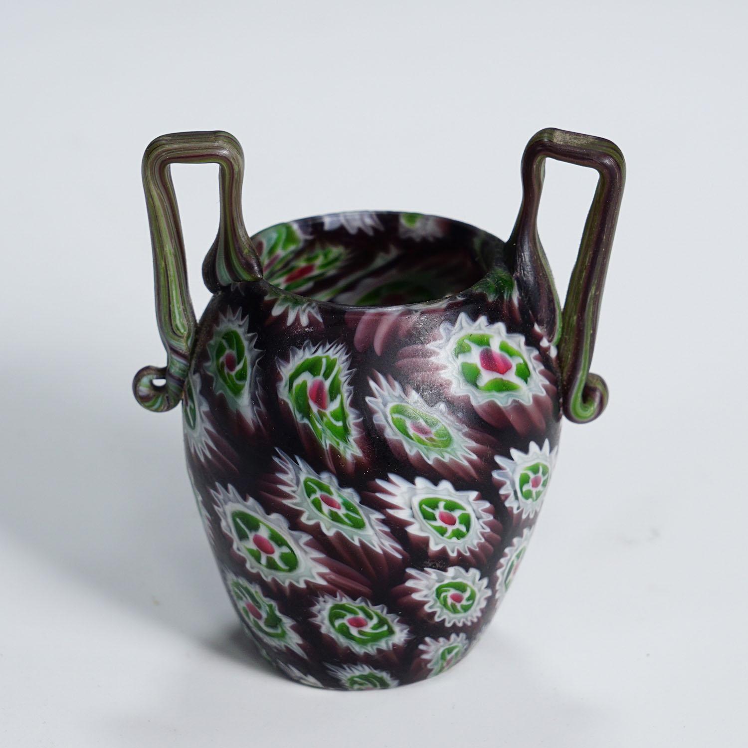 Antique Millefiori Vase with Handles, Fratelli Toso Murano ca. 1910 In Good Condition For Sale In Berghuelen, DE