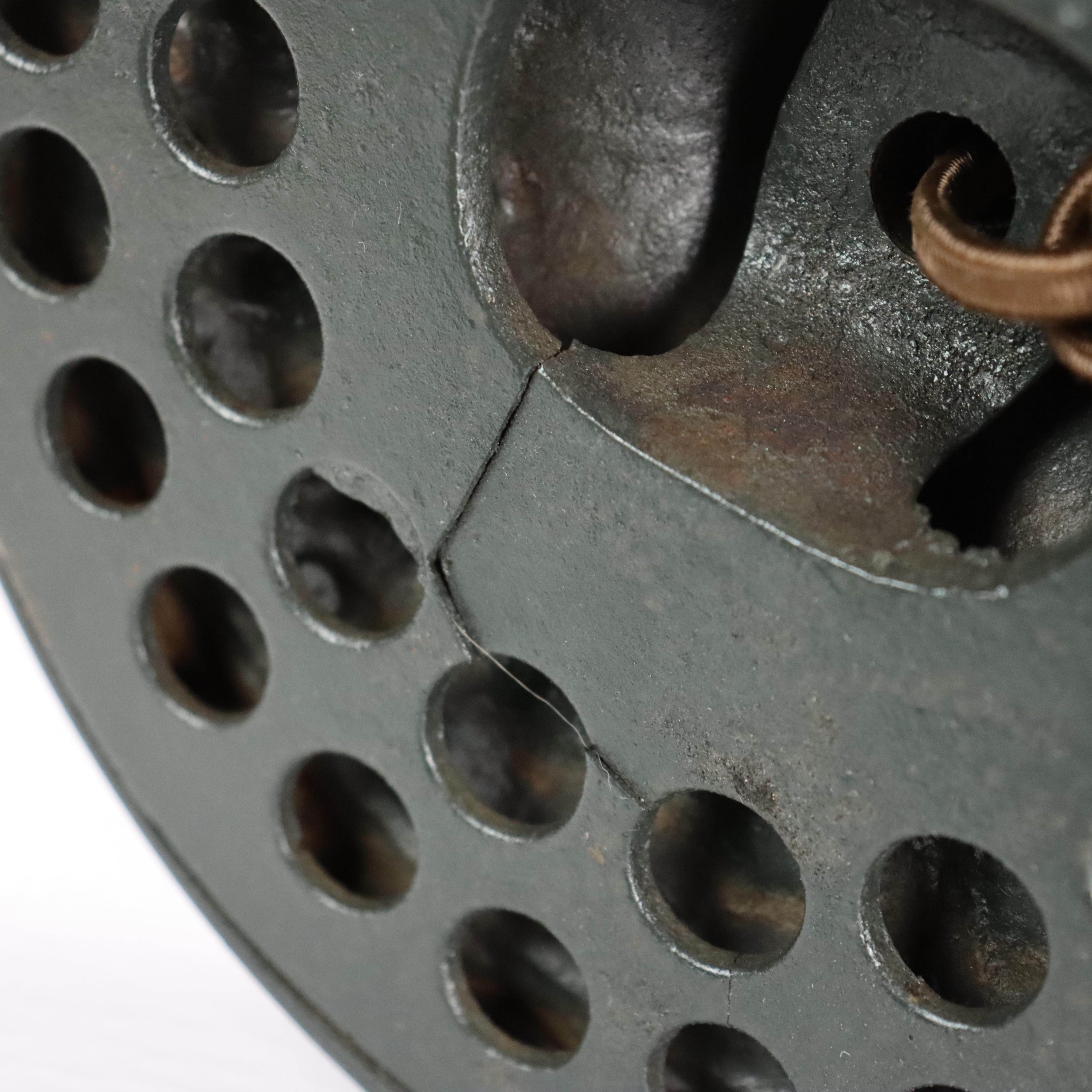 Ancienne lampe de table Miller à 8 panneaux en verre flammé et feuillage c1920 en vente 6