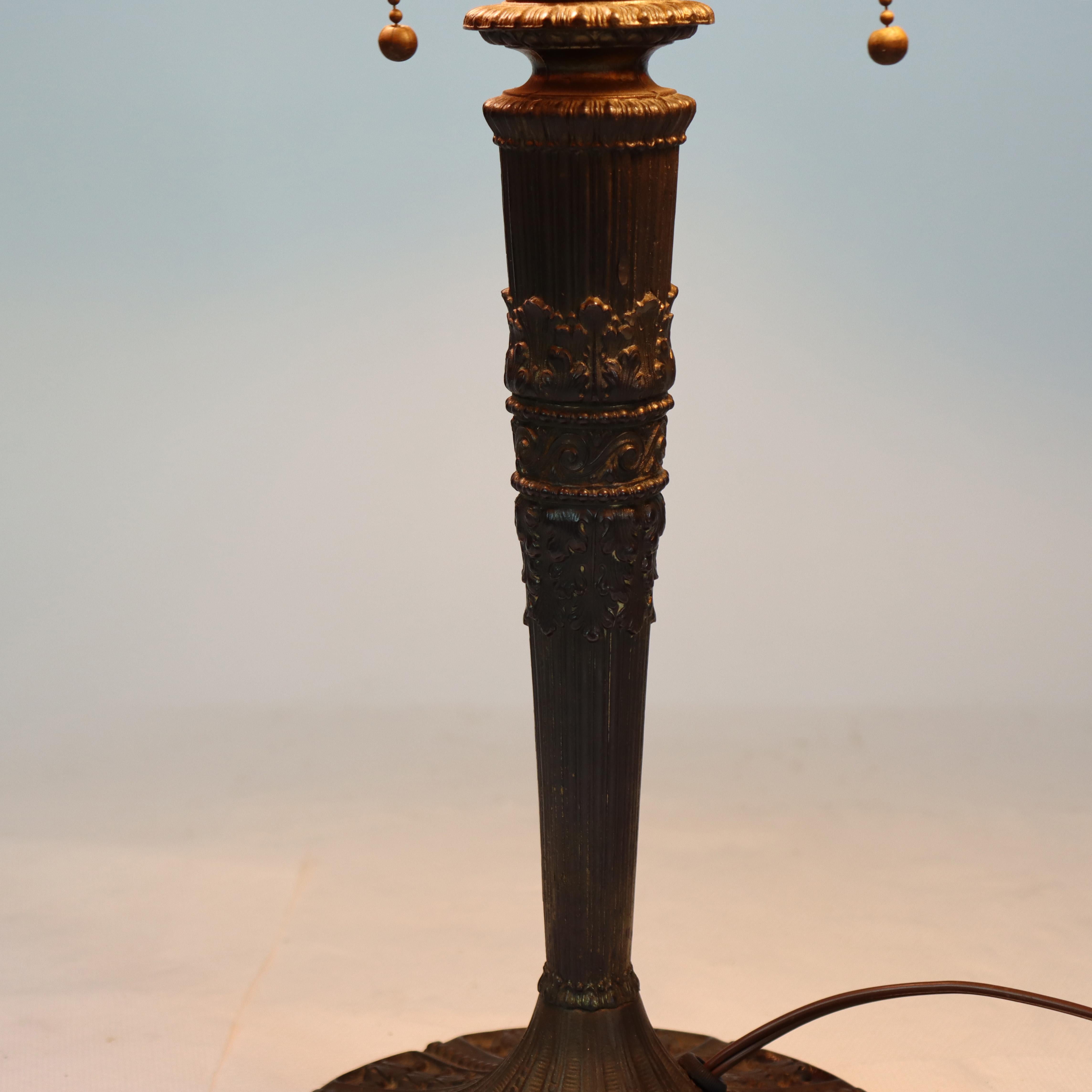 Antique Miller School Arts & Crafts Two Tone Slag Glass Table Lamp C1920 im Angebot 4