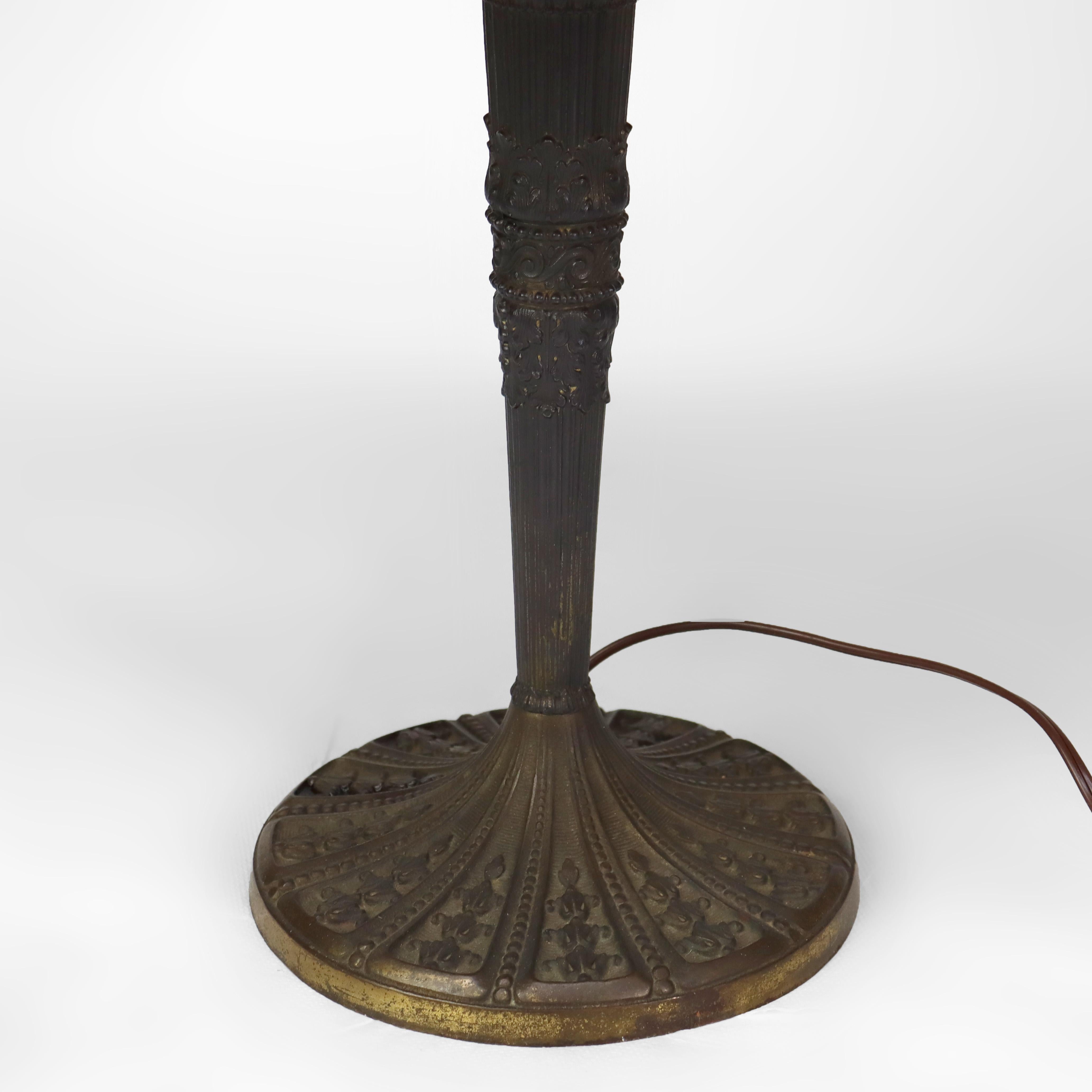 Antique Miller School Arts & Crafts Two Tone Slag Glass Table Lamp C1920 (20. Jahrhundert) im Angebot
