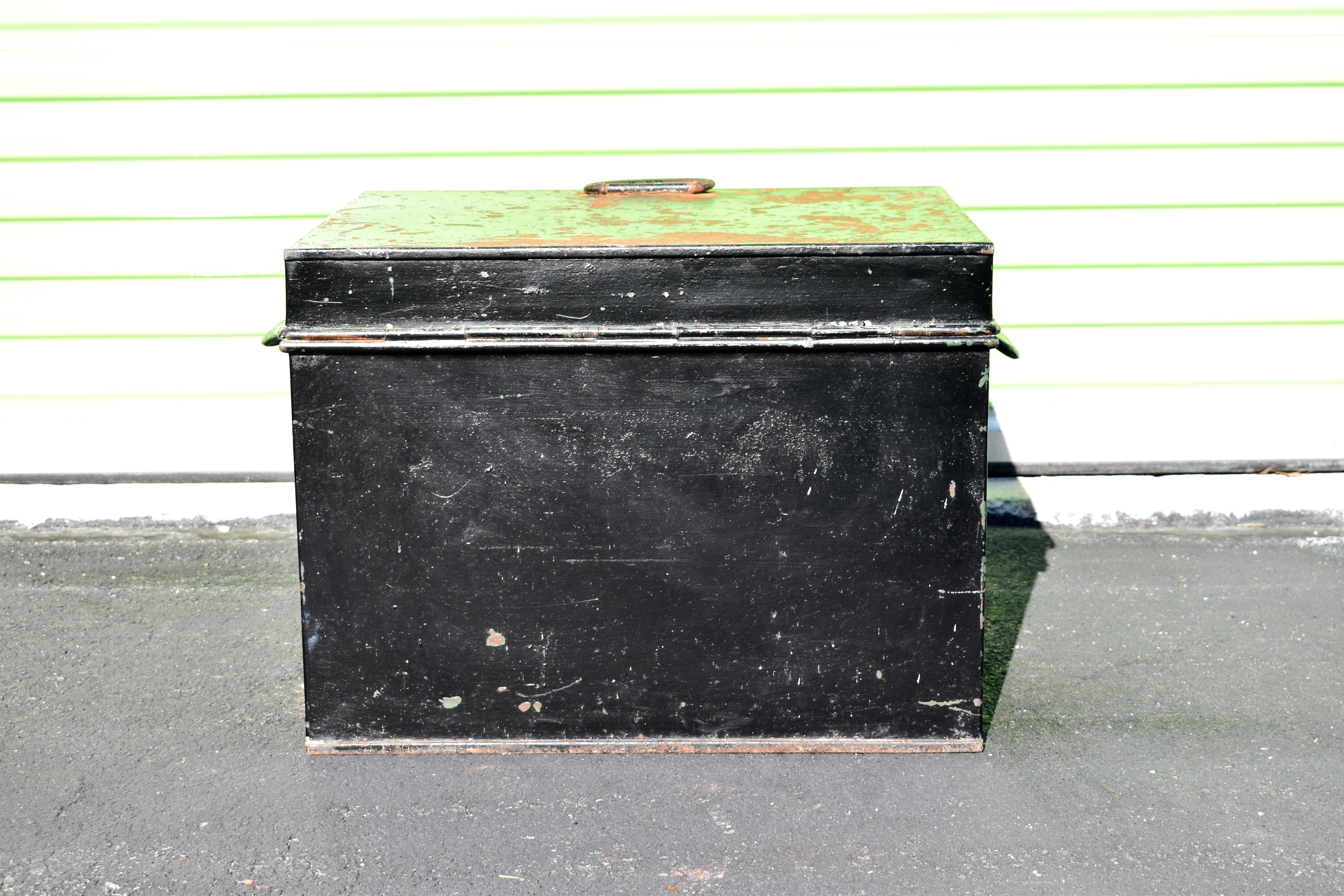 English Antique Milners 212 Fire Safe or Strong Box, England, circa 1870 For Sale
