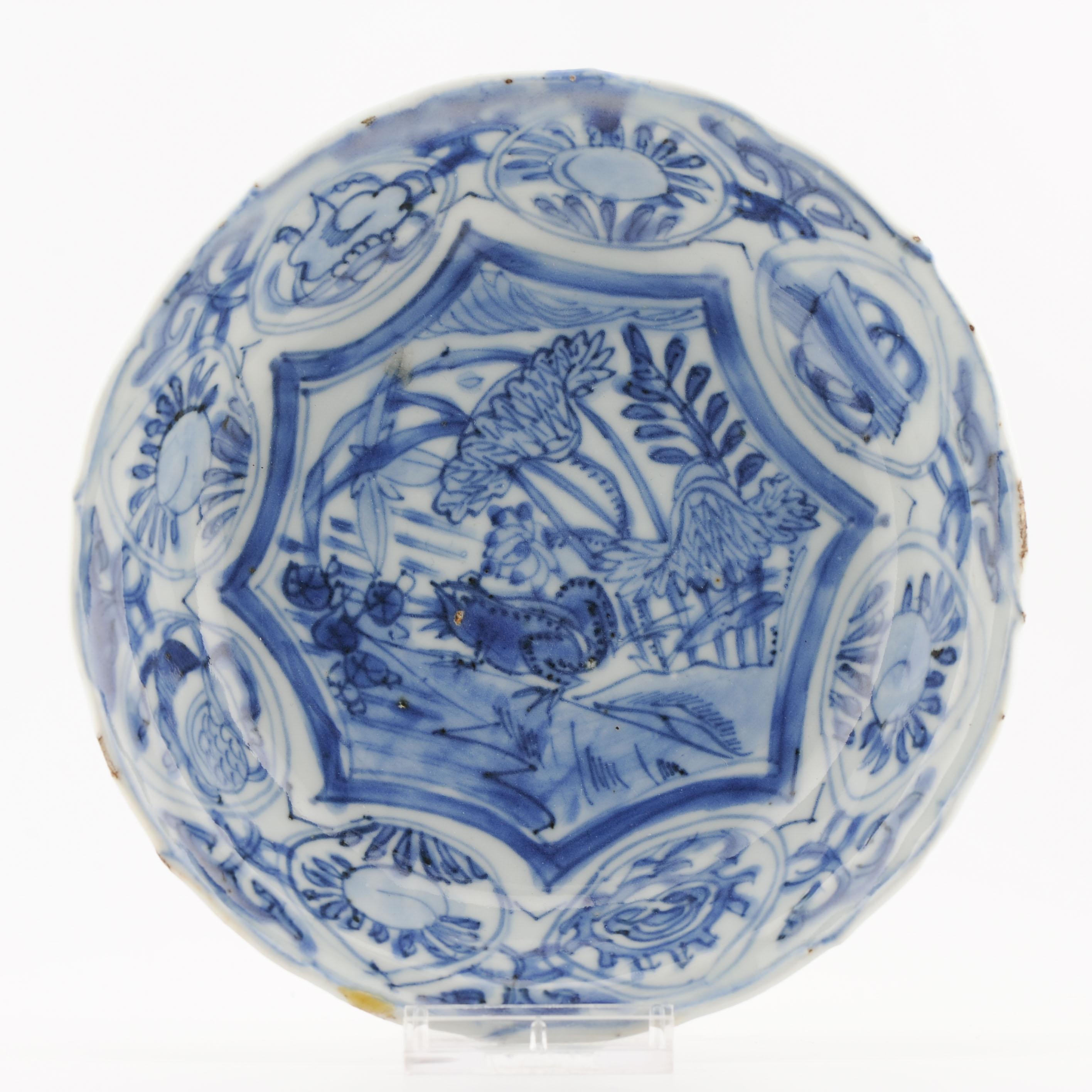 Antique Ming 1600-1644 Chinese Porcelain Wanli / Tianqi Kraak FROG scene Plate For Sale 9