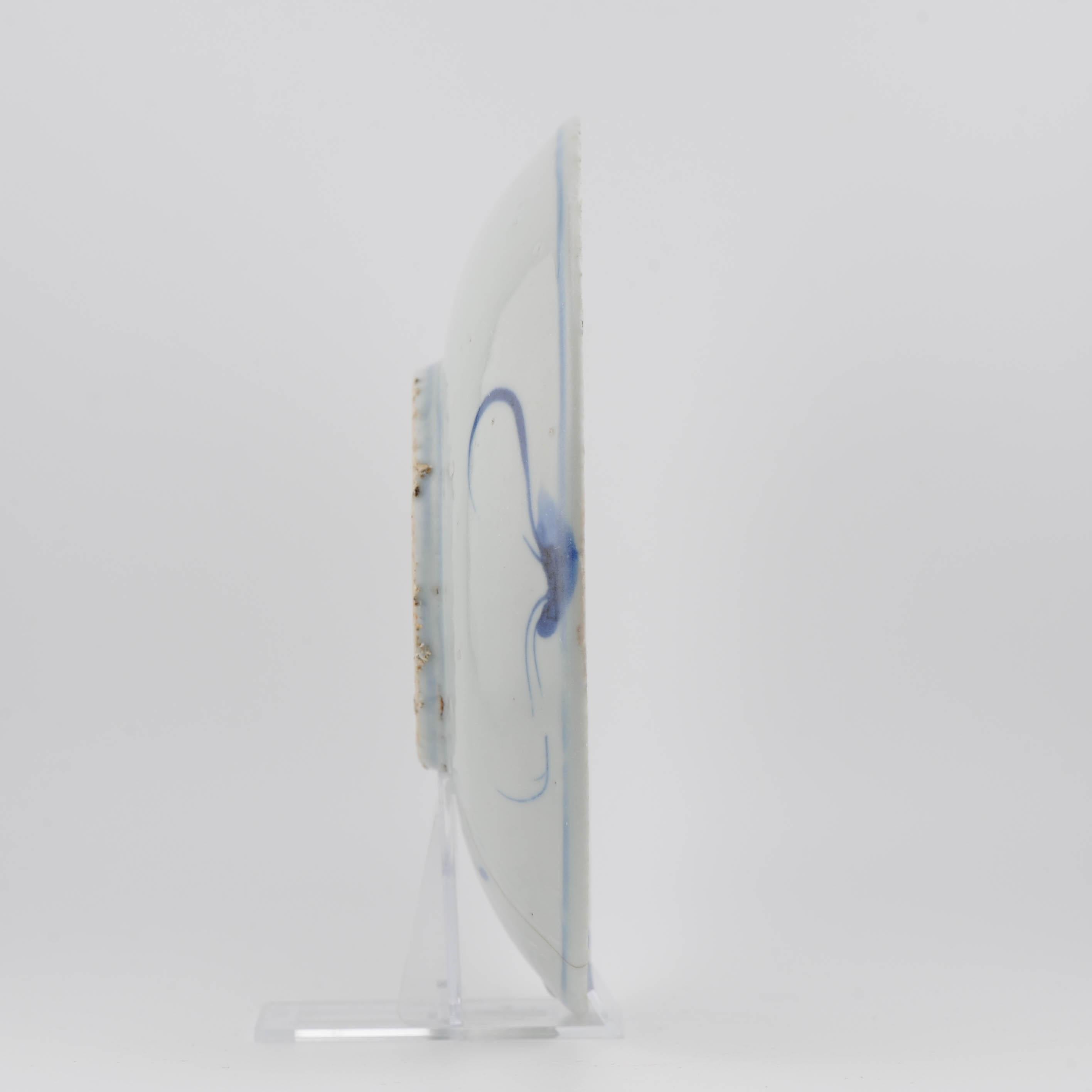 A Chinese blue and white porcelain Dish of beautiful shape and design. Central scene of 5 horses.
Early 17th century, marked at base.

In symbolism a horse is a wish for a Good job. It often also indicates swiftness. A monkey 猴 hóu on horse back