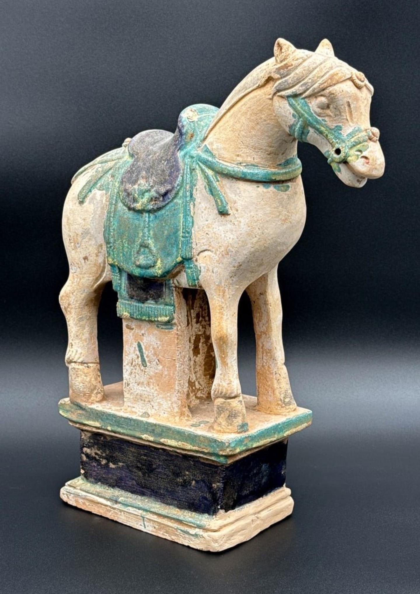 Hand-Crafted Antique Ming Dynasty Chinese Earthenware Horse Sculpture Míngqì Tomb Figure For Sale