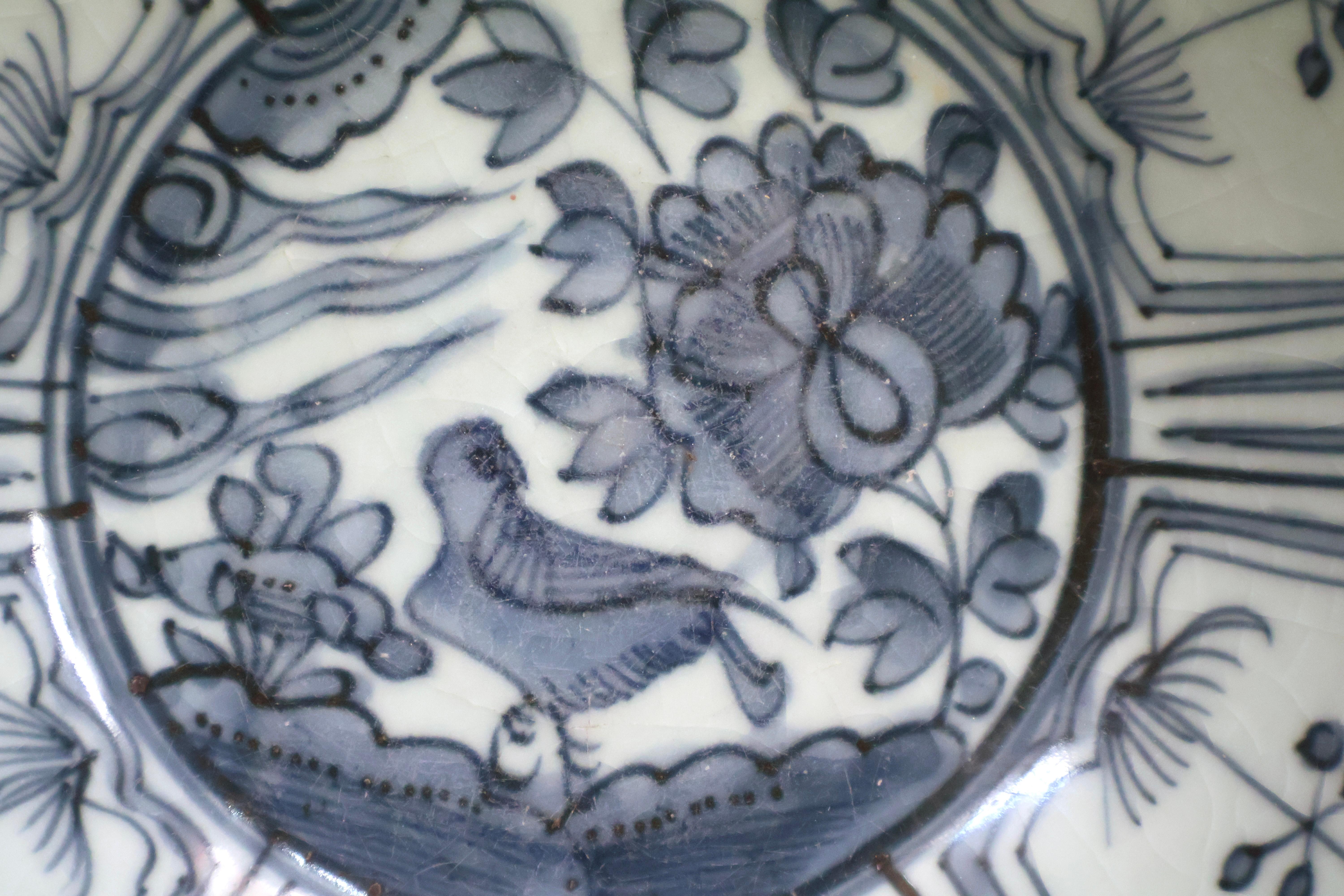 Antike Ming-Dynastie Chinesisch Export Porzellan Swatow Blau & Weiß Schüssel im Zustand „Gut“ im Angebot in Wilton, CT