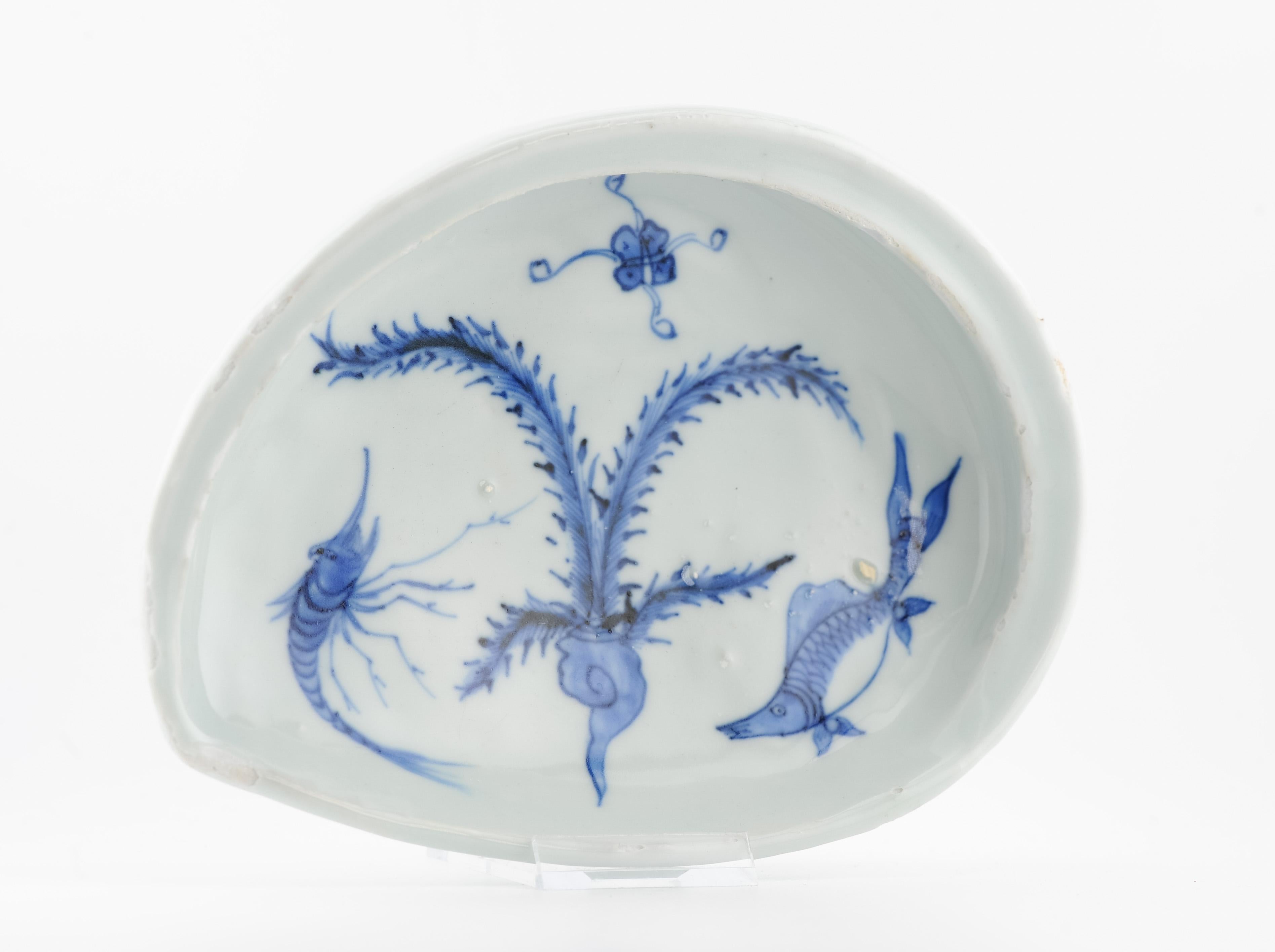 Antique Ming Period Fish and Shrimp Kosometsuke Chinese Porcelain Kaiseki Dish For Sale 11