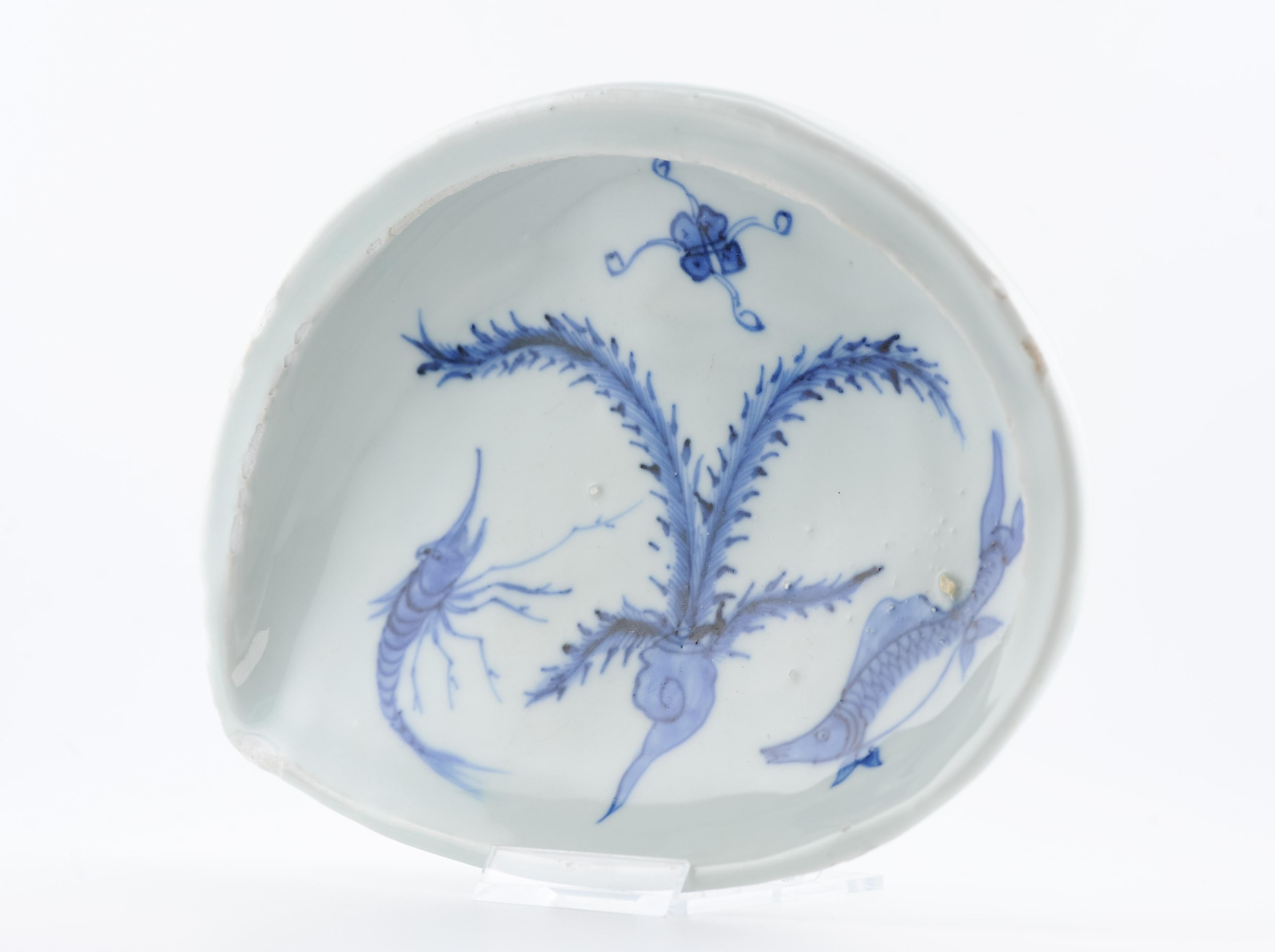 Antique Ming Period Fish and Shrimp Kosometsuke Chinese Porcelain Kaiseki Dish For Sale 1