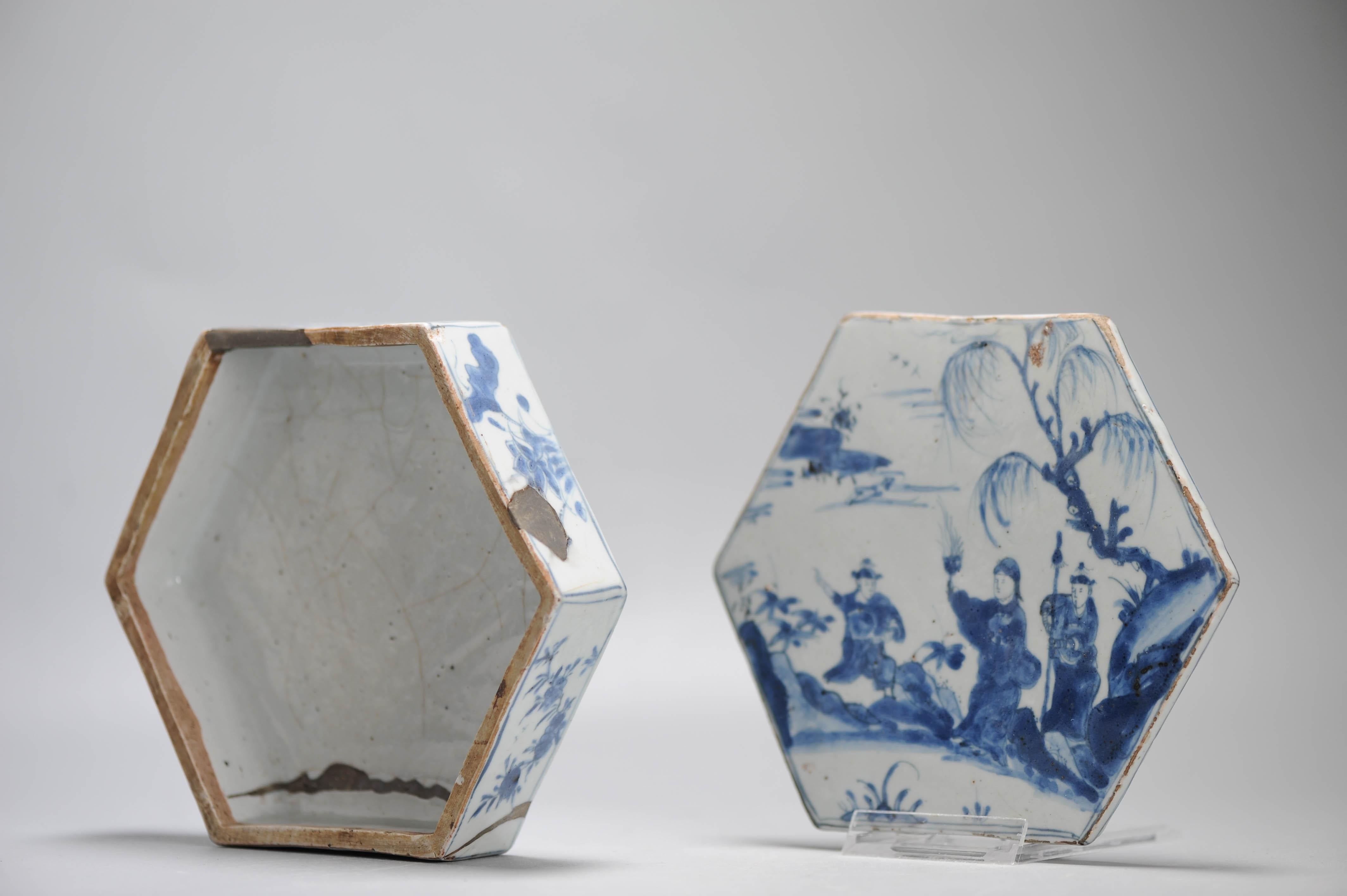 Very happy and delighted with this new arrival. A very nicely potted, shaped and painted blue and white Kosometsuke piece in nice cobalt blue!
Visible in the pictures is a lidded box of octagonal shape on three feet. It's an early 17th century
