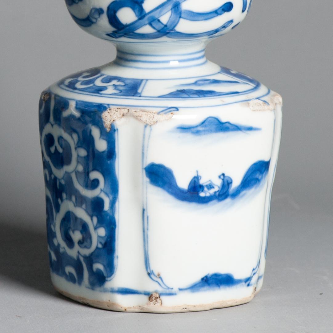 Antique Ming Period Kraak Tokkuri Sake Bottles Kosometsuke Landscape Chinese In Good Condition For Sale In Amsterdam, Noord Holland