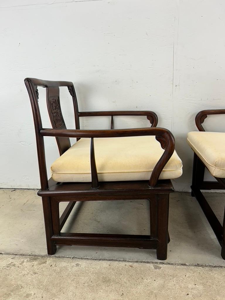 Exportation chinoise Anciennes chaises à dossier bas de style Ming avec médaillon sculpté en vente