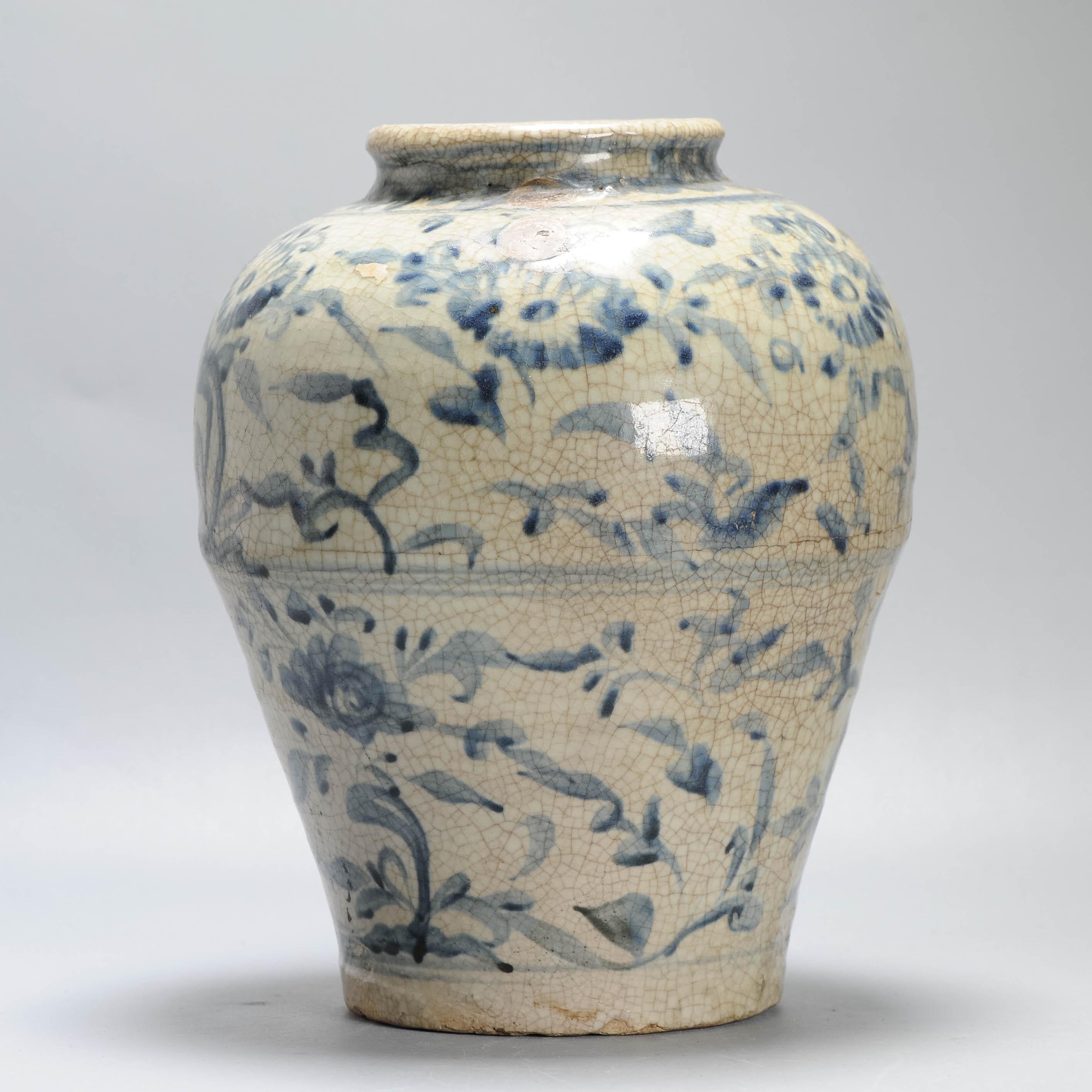 Antico vaso in porcellana cinese Ming Ming 1560-1590 Swatow/Zhangzhou In condizioni buone in vendita a Amsterdam, Noord Holland