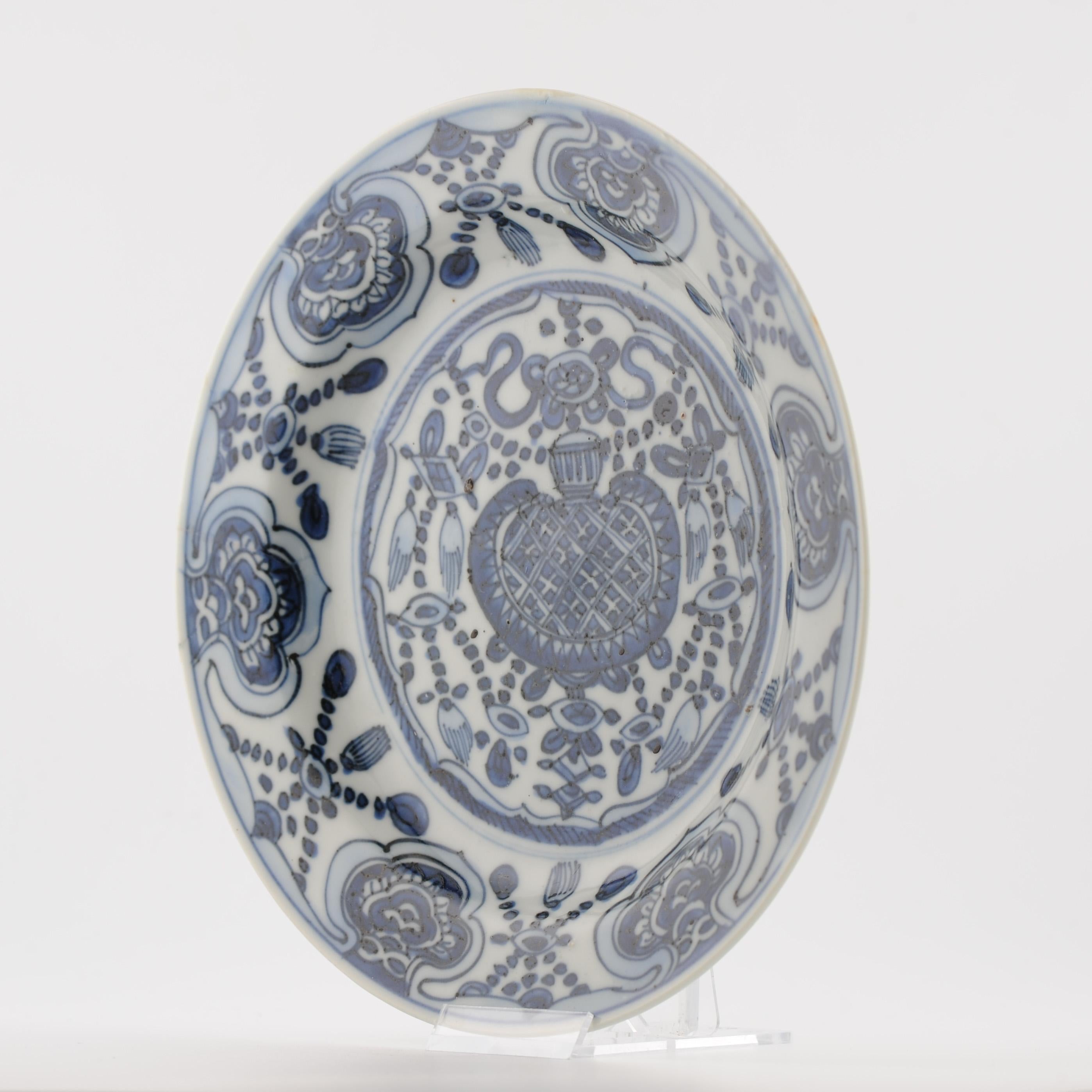 Antique Ming Wanli Period Chinese Porcelain Plate Unusual Design Ruyi For Sale 12