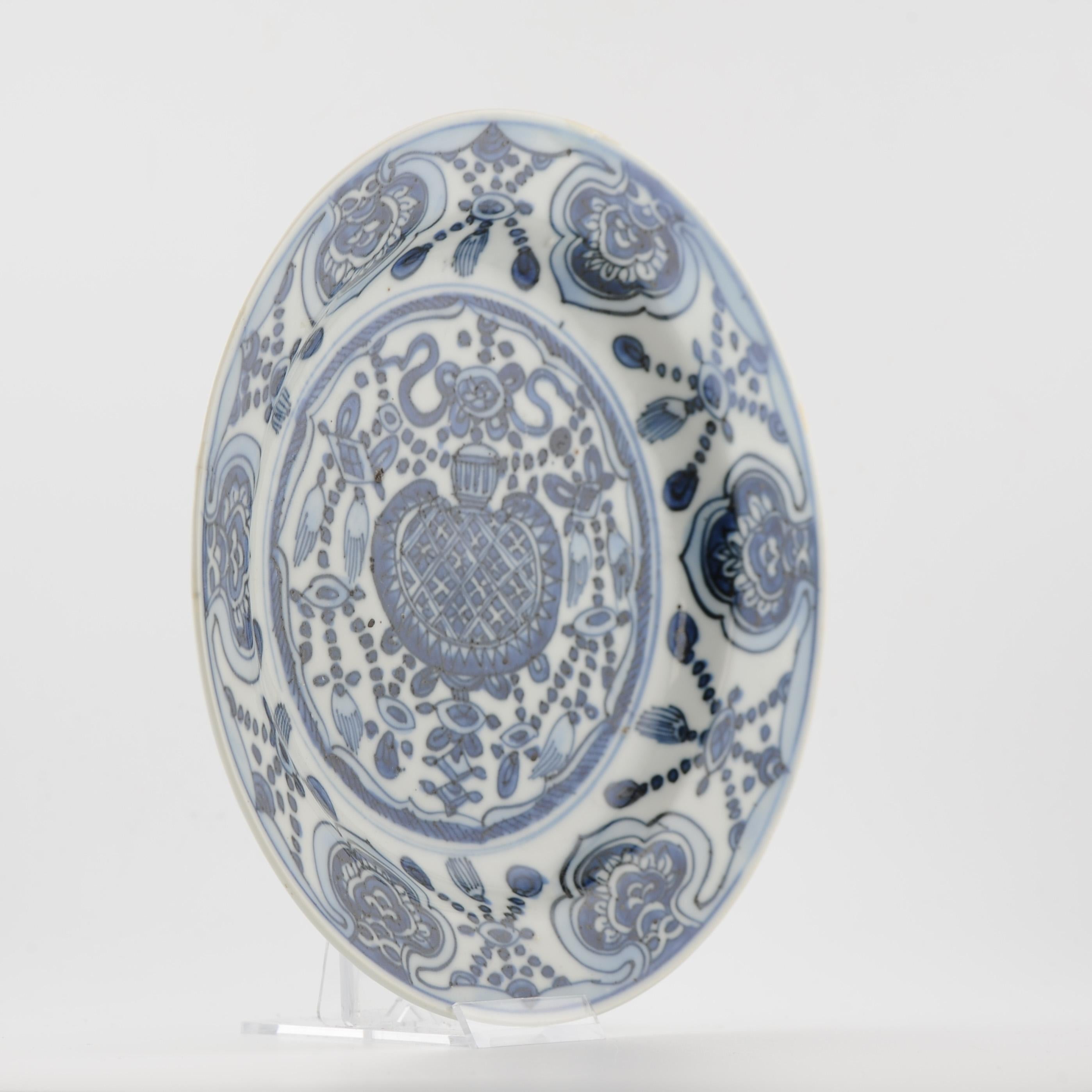 Antique Ming Wanli Period Chinese Porcelain Plate Unusual Design Ruyi For Sale 3