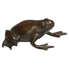 Mini statue japonaise ancienne en bronze Okimono représentant une grenouille, marquée Meiji Japan