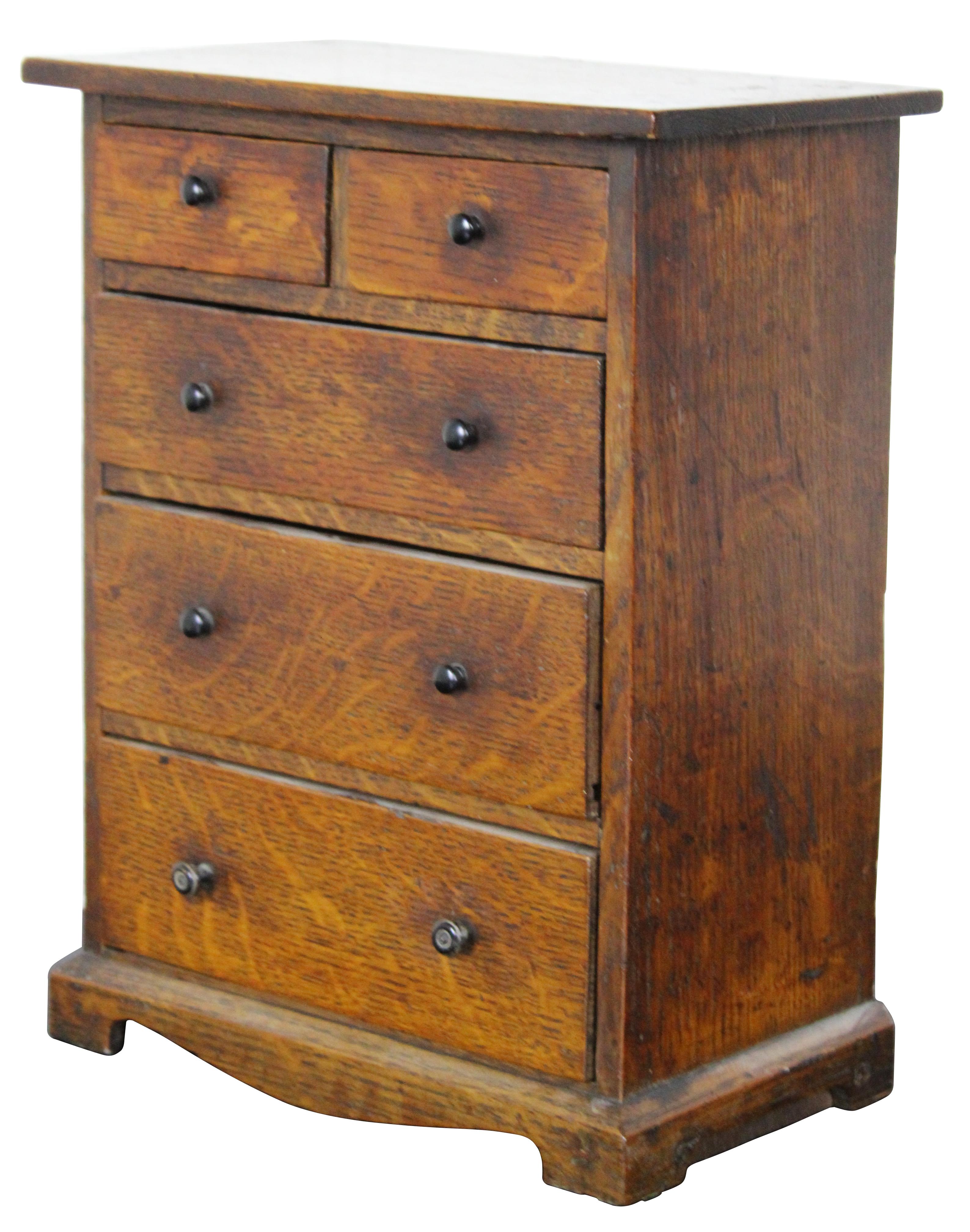 Antique salesman sample quartersawn oak dresser or jewelry keepsake chest with five drawers. Measure: 12