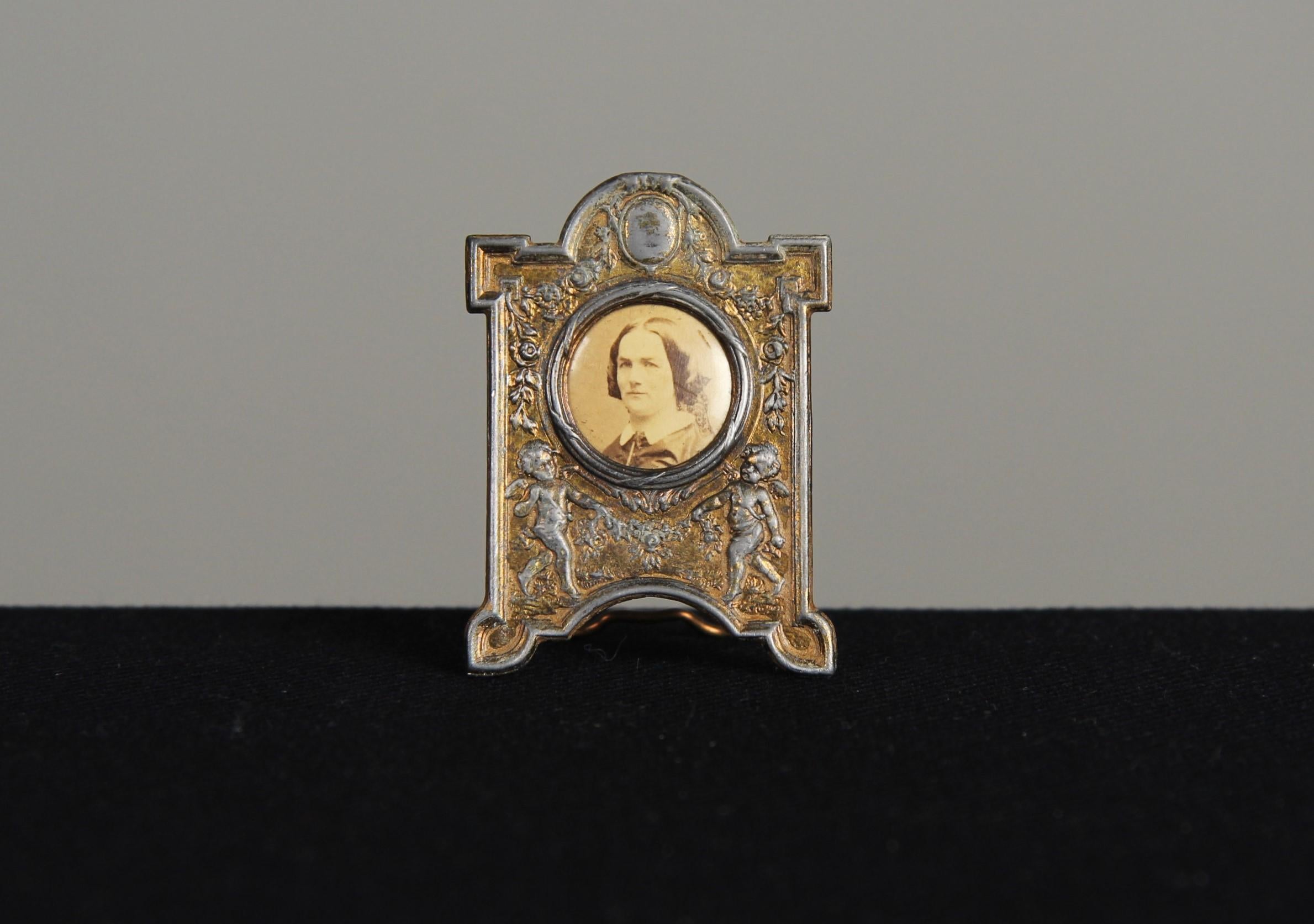 Beautiful miniature antique picture frame from France, circa 1900s.
Unique piece, stamped at the back 