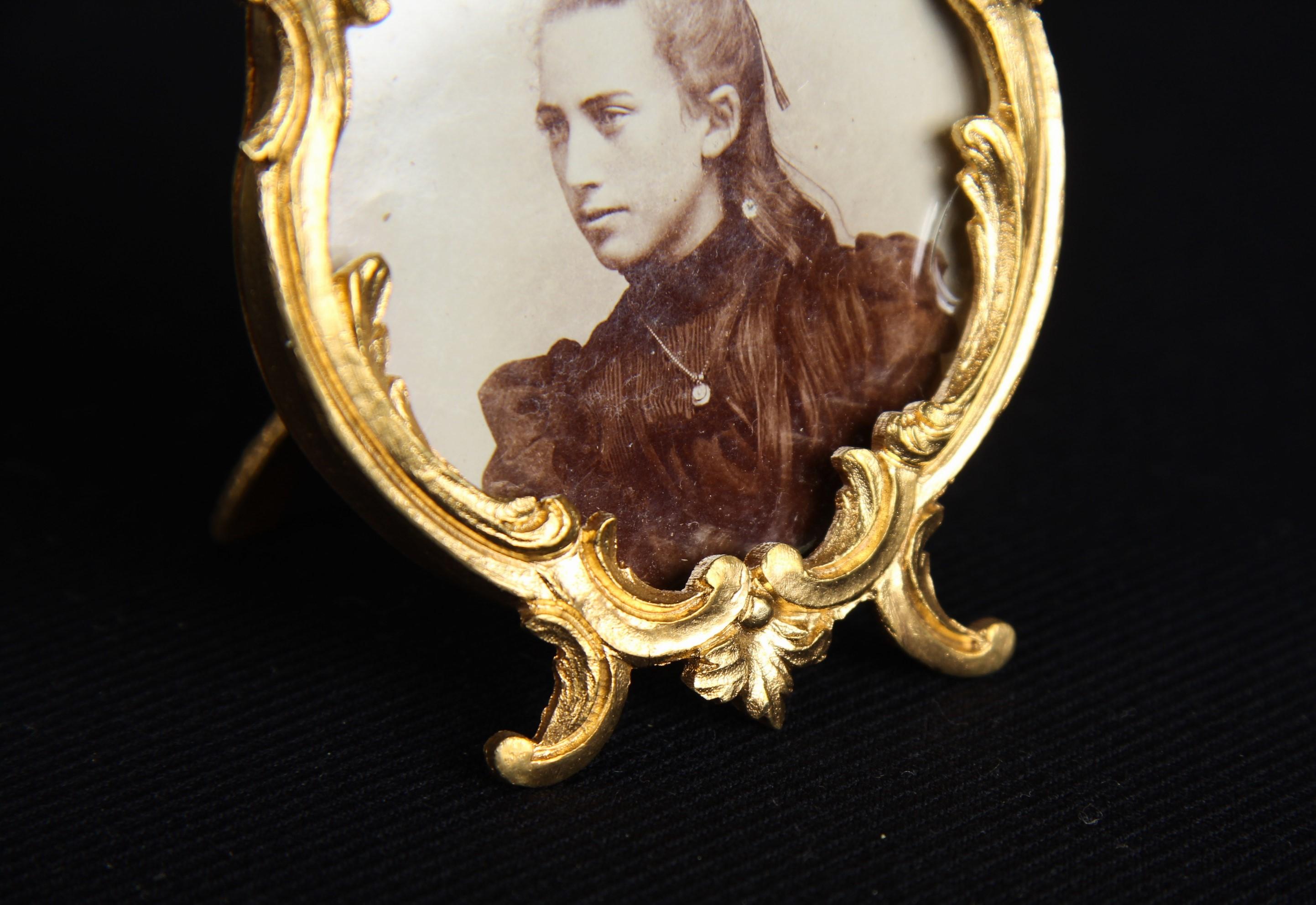 Cadre miniature ancien, victorien, France, années 1880, 5 x 5 cm Bon état - En vente à Greven, DE
