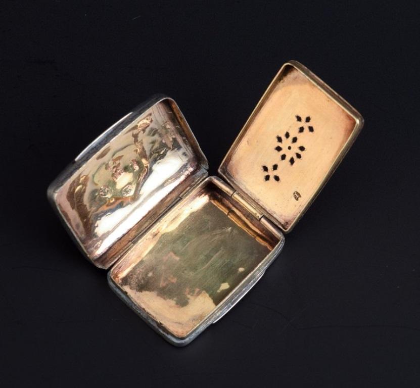 British Antique miniature pill box in silver, gilded inside. Birmingham 1817-1818. For Sale
