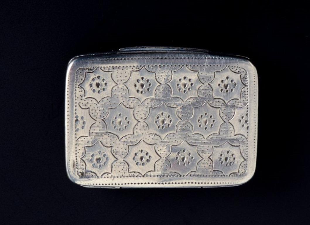 Silver Antique miniature pill box in silver, gilded inside. Birmingham 1817-1818. For Sale