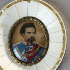 Antico ritratto in miniatura di Konig Ludwig II con cornice in madreperla del XIX secolo