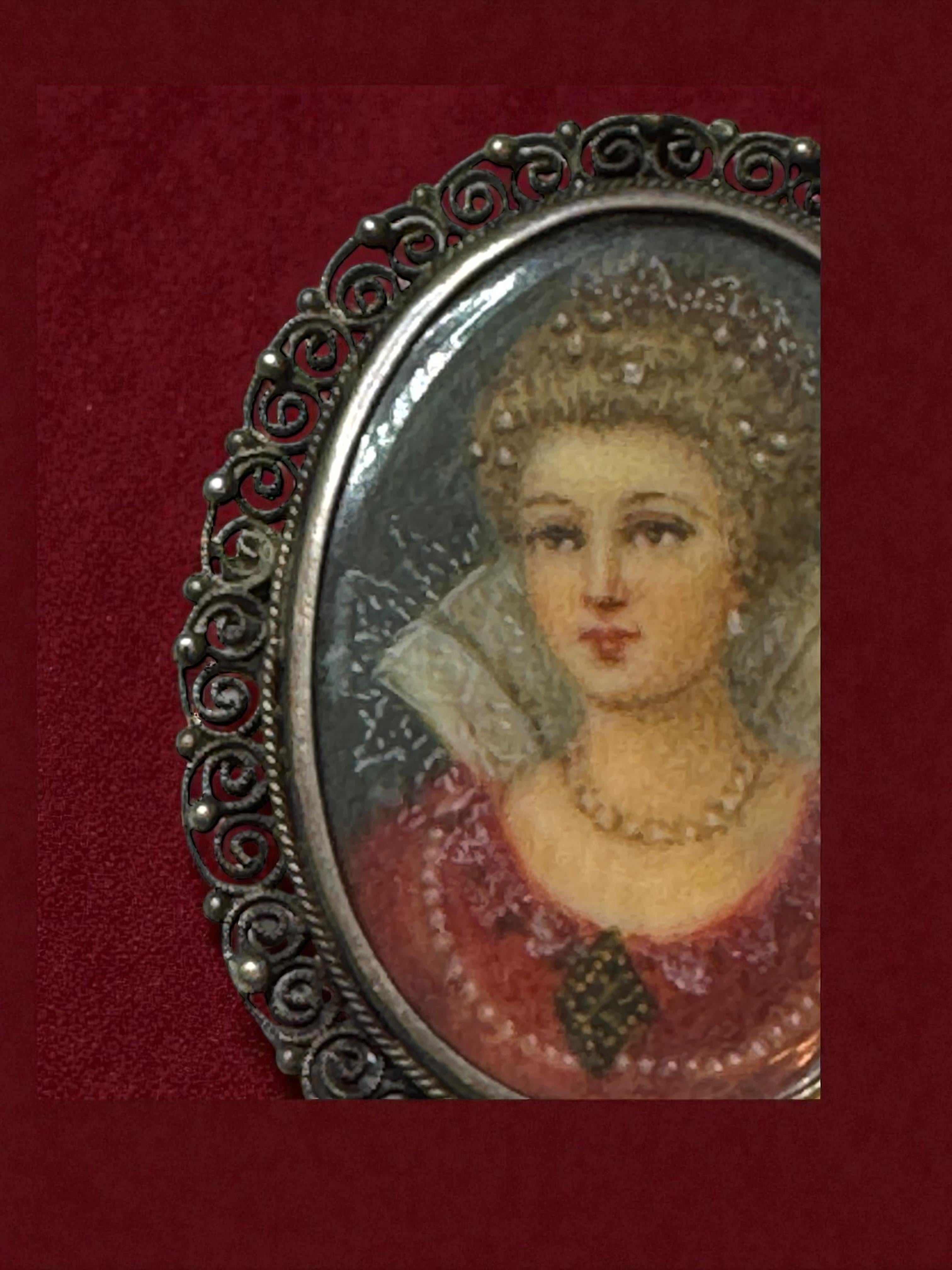 Antica spilla pendente con ritratto in miniatura in argento 800, Francia 1900 o più vecchia in vendita 7