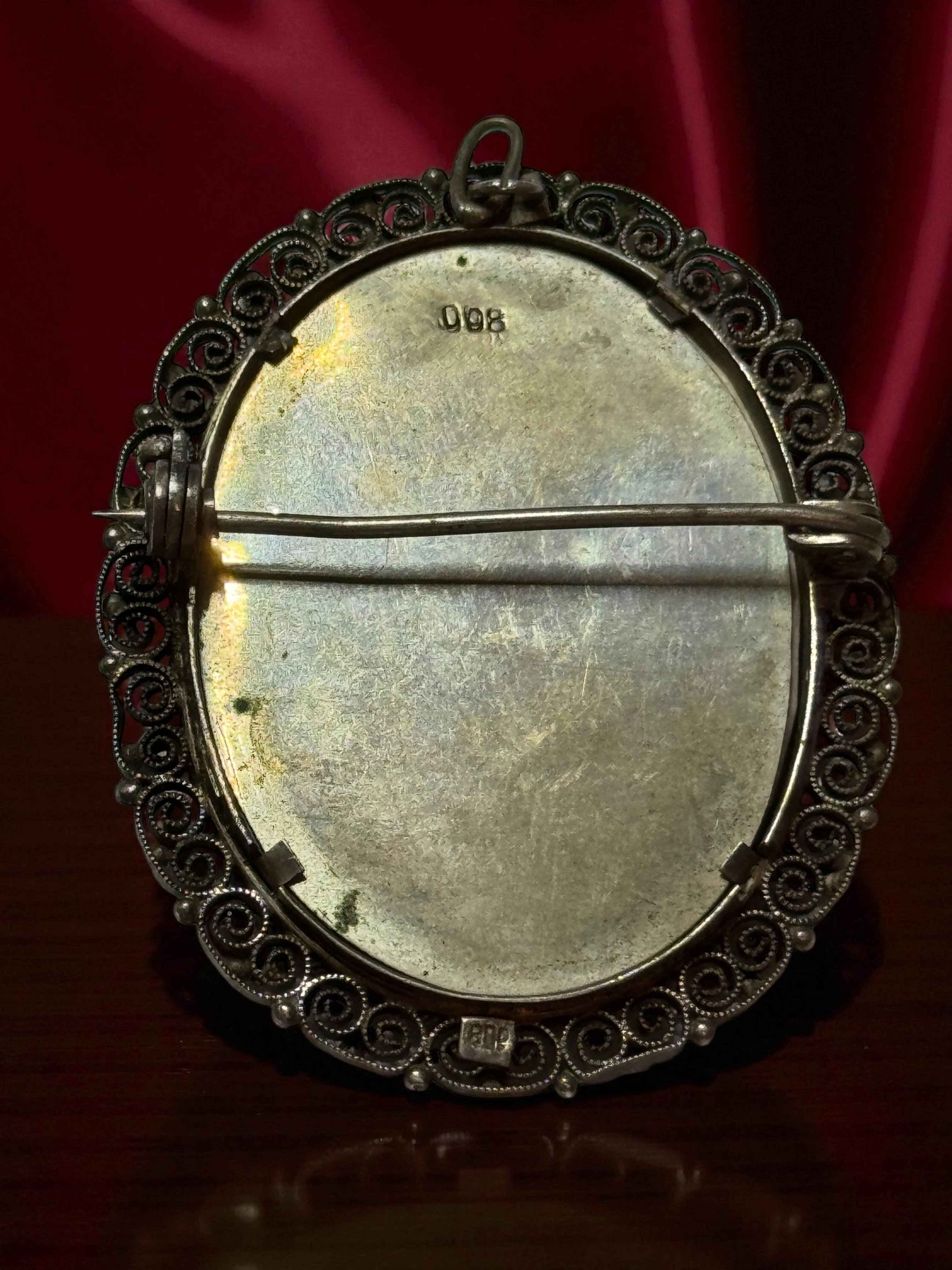 Antica spilla pendente con ritratto in miniatura in argento 800, Francia 1900 o più vecchia in vendita 9