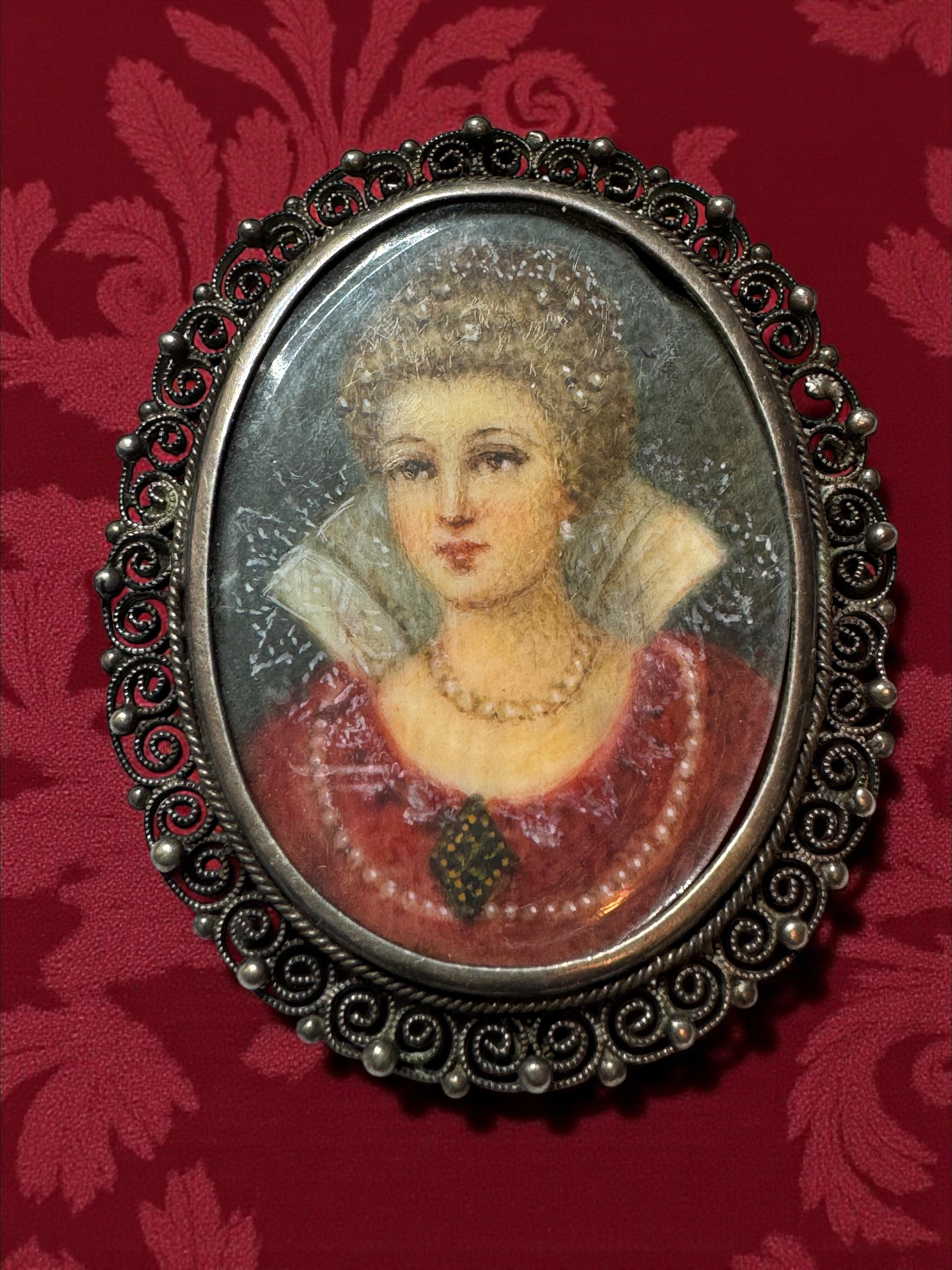 Antica spilla pendente con ritratto in miniatura in argento 800, Francia 1900 o più vecchia in vendita 11