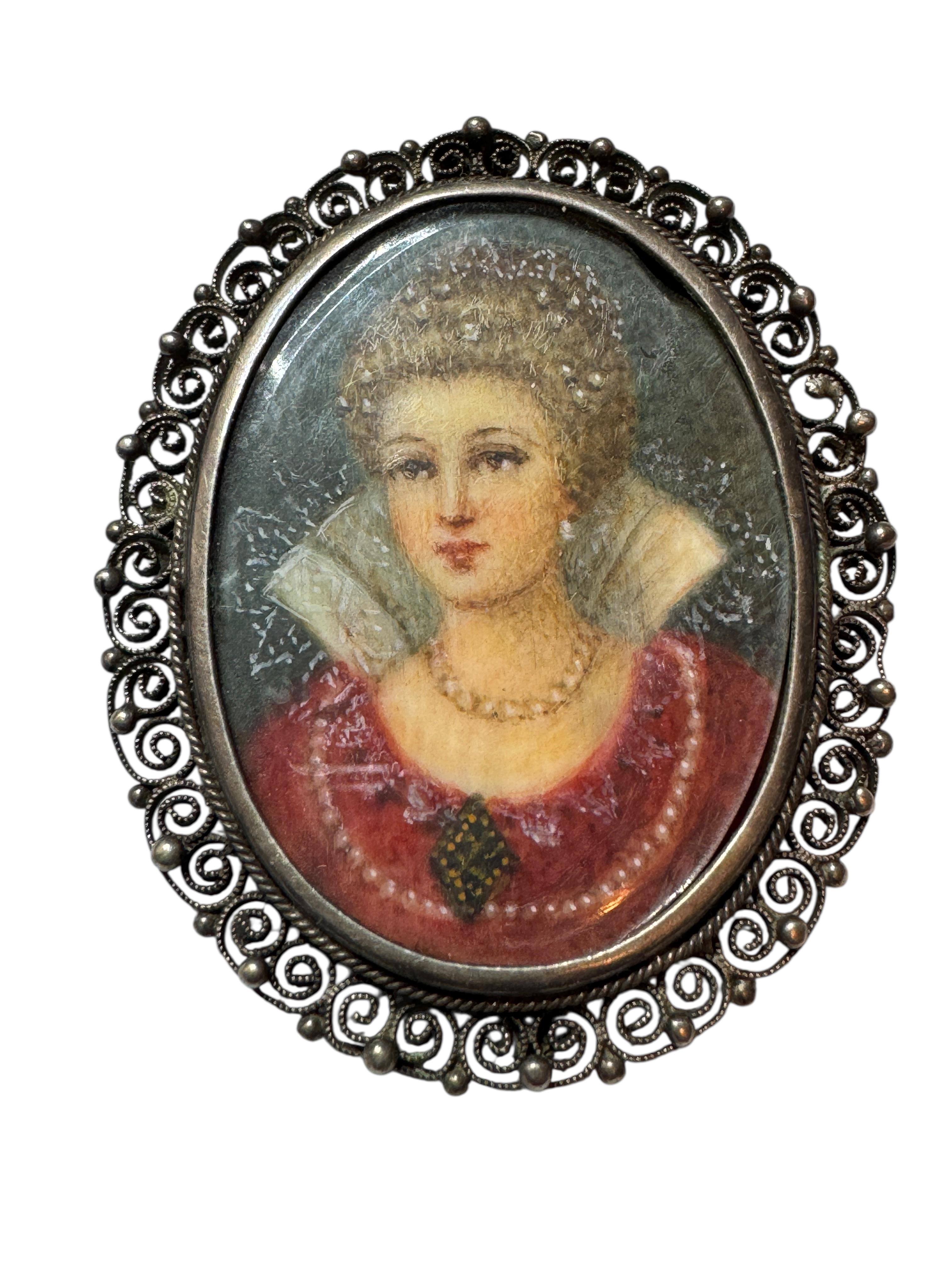 Broche pendentif portrait miniature en argent 800, France 1900s ou plus ancienne