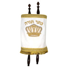 Antico Sefer Torah in miniatura scritto su pergamena