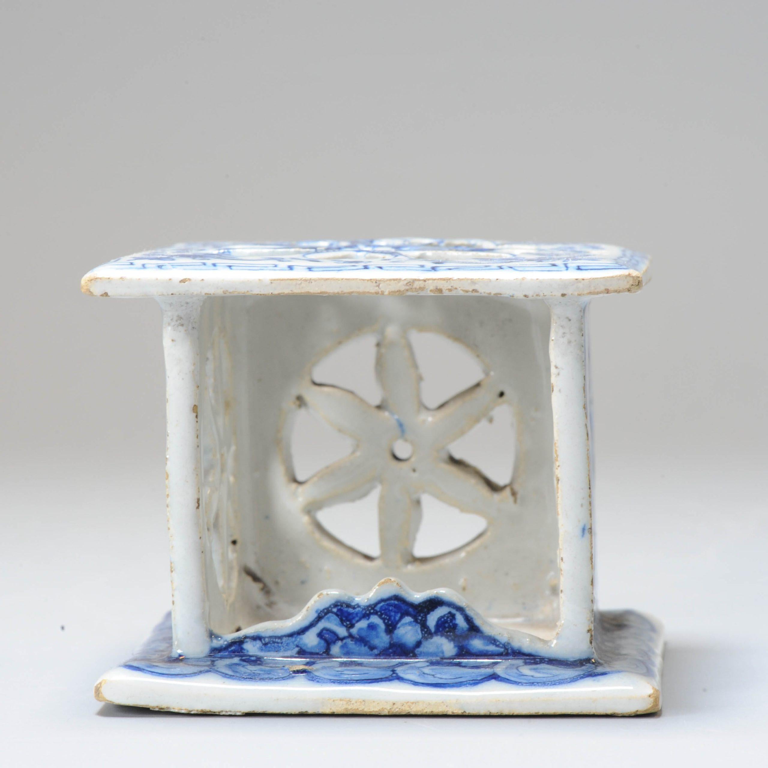 Européen Antique Miniature Stoof Delftware Dutch Piece for a Doll House Rare, 18th Cen en vente