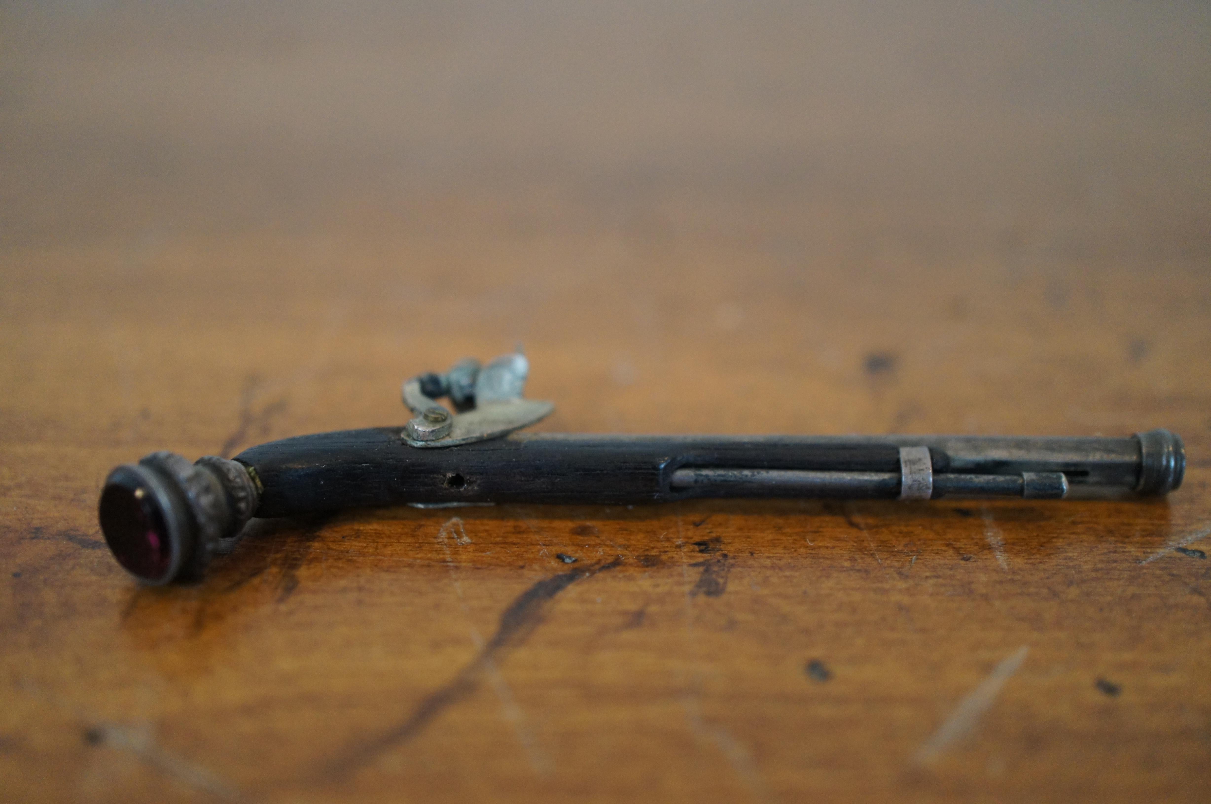 Metal Antique Miniature Toy Replica Flintlock Pistol Rifle Powder Flask & Case 