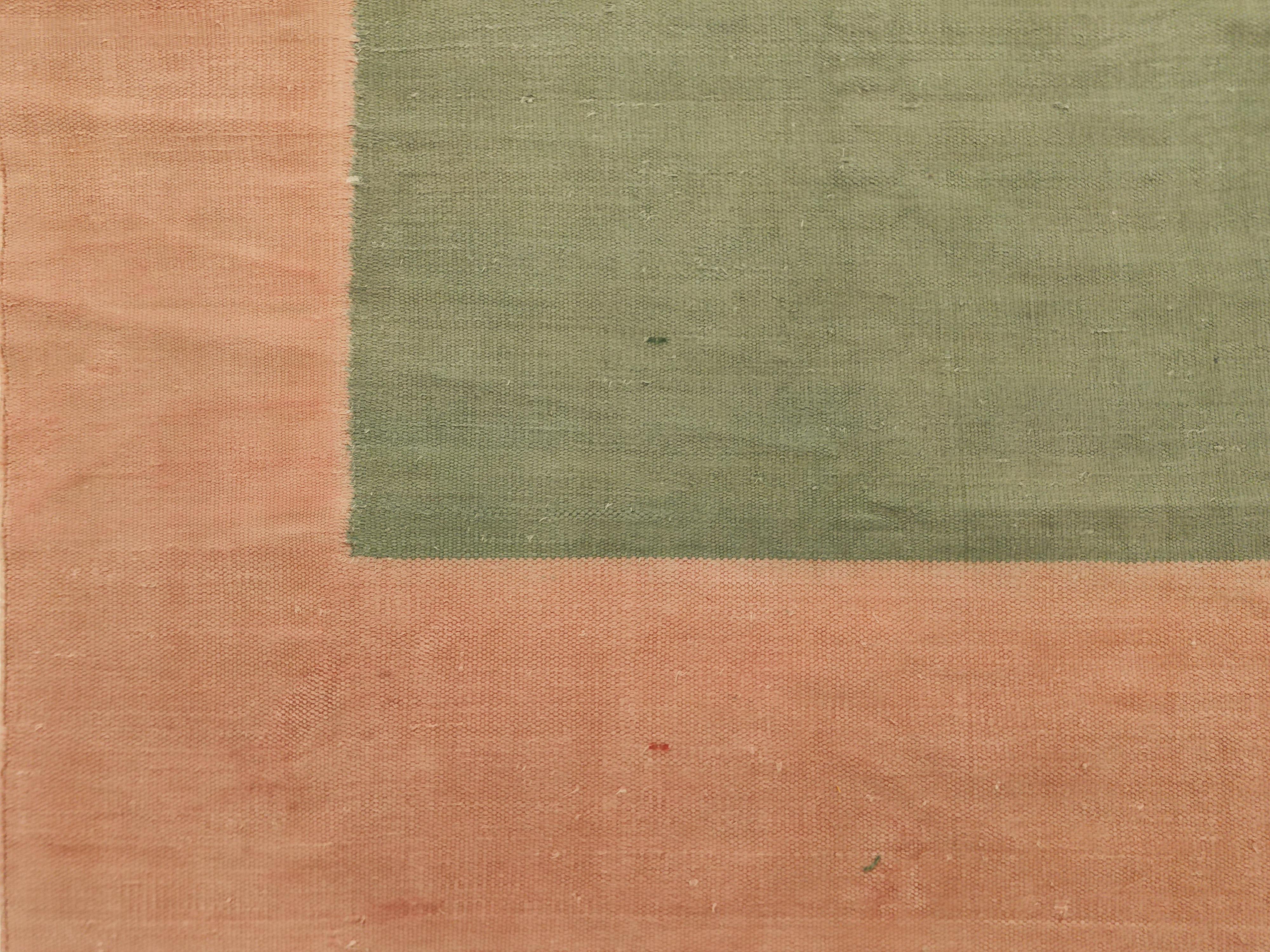 Antike antike minimalistische indische Dhurrie aus Baumwolle in Tealgrün und hellem Pfirsich im Zustand „Gut“ im Angebot in Milan, IT