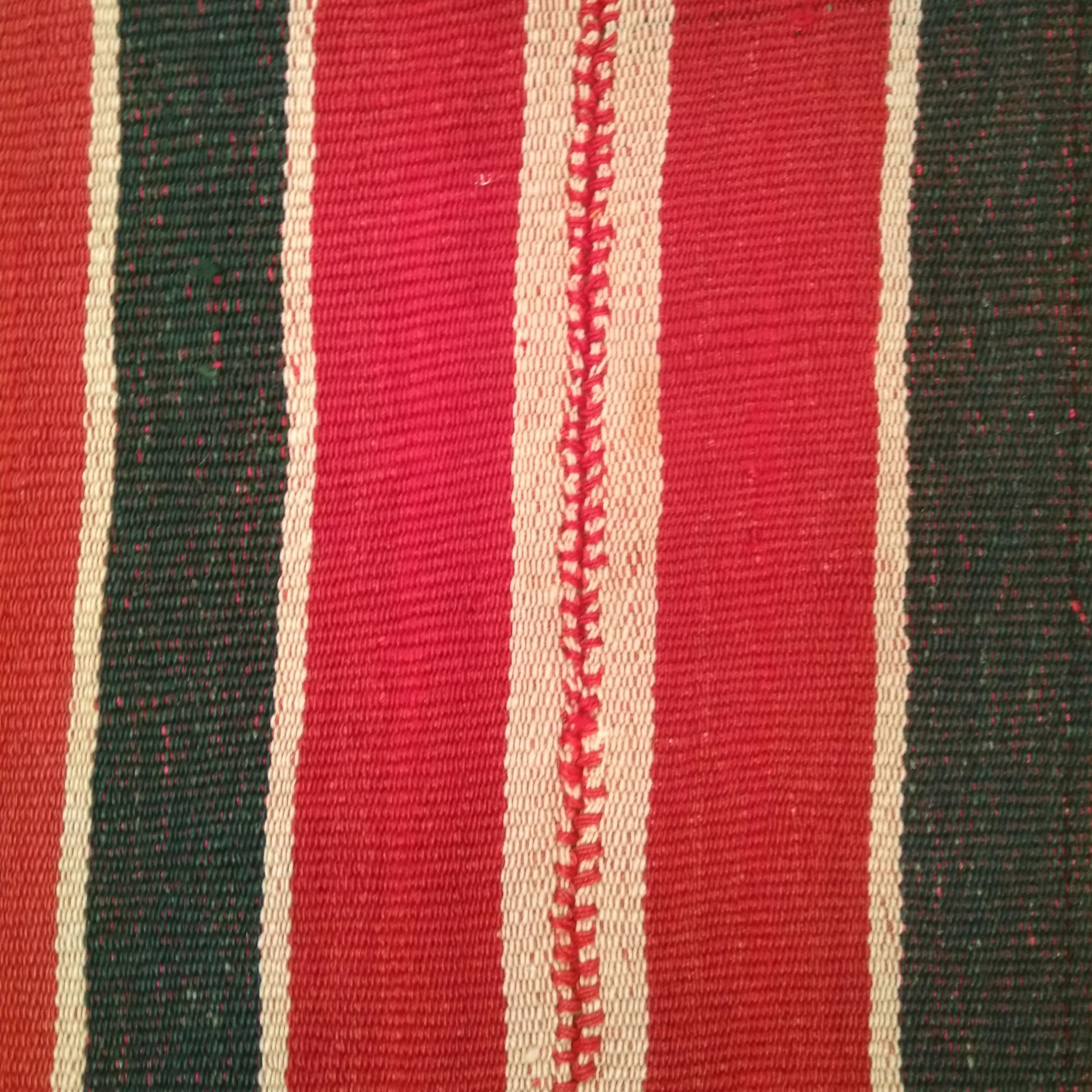 Antique Minimalist Jajim Flat-Woven Rug with Vertical Green/Red Stripes In Good Condition For Sale In Milan, IT