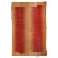 Antiker minimalistischer Mazandaran-Kelim-Teppich in Taupe/Rot mit Flachgewebe 
